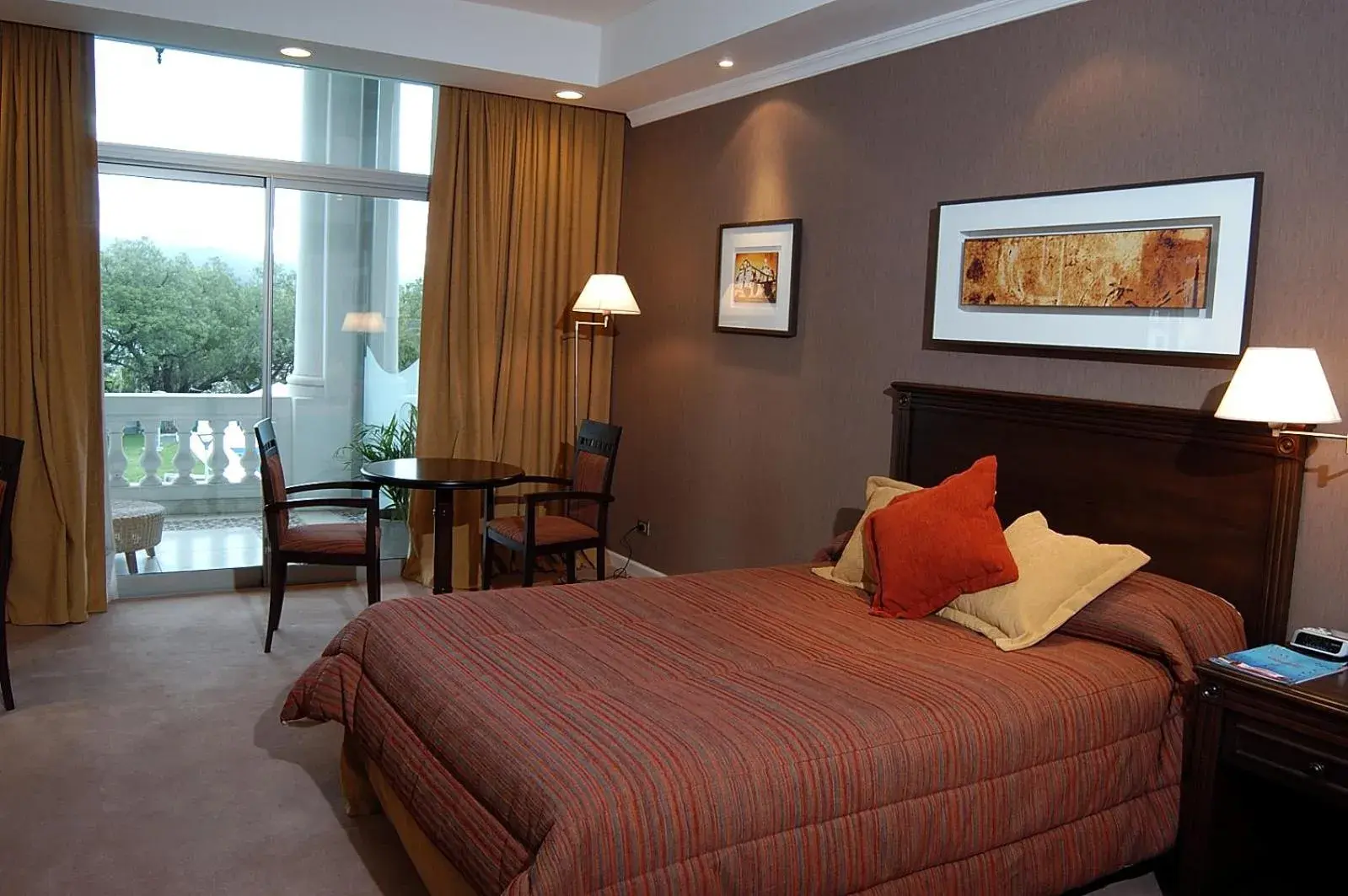 Family Double Room in Howard Johnson Sierras Hotel y Casino Alta Gracia Family Double Room in Howard Johnson Sierras Hotel y Casino Alta Gracia