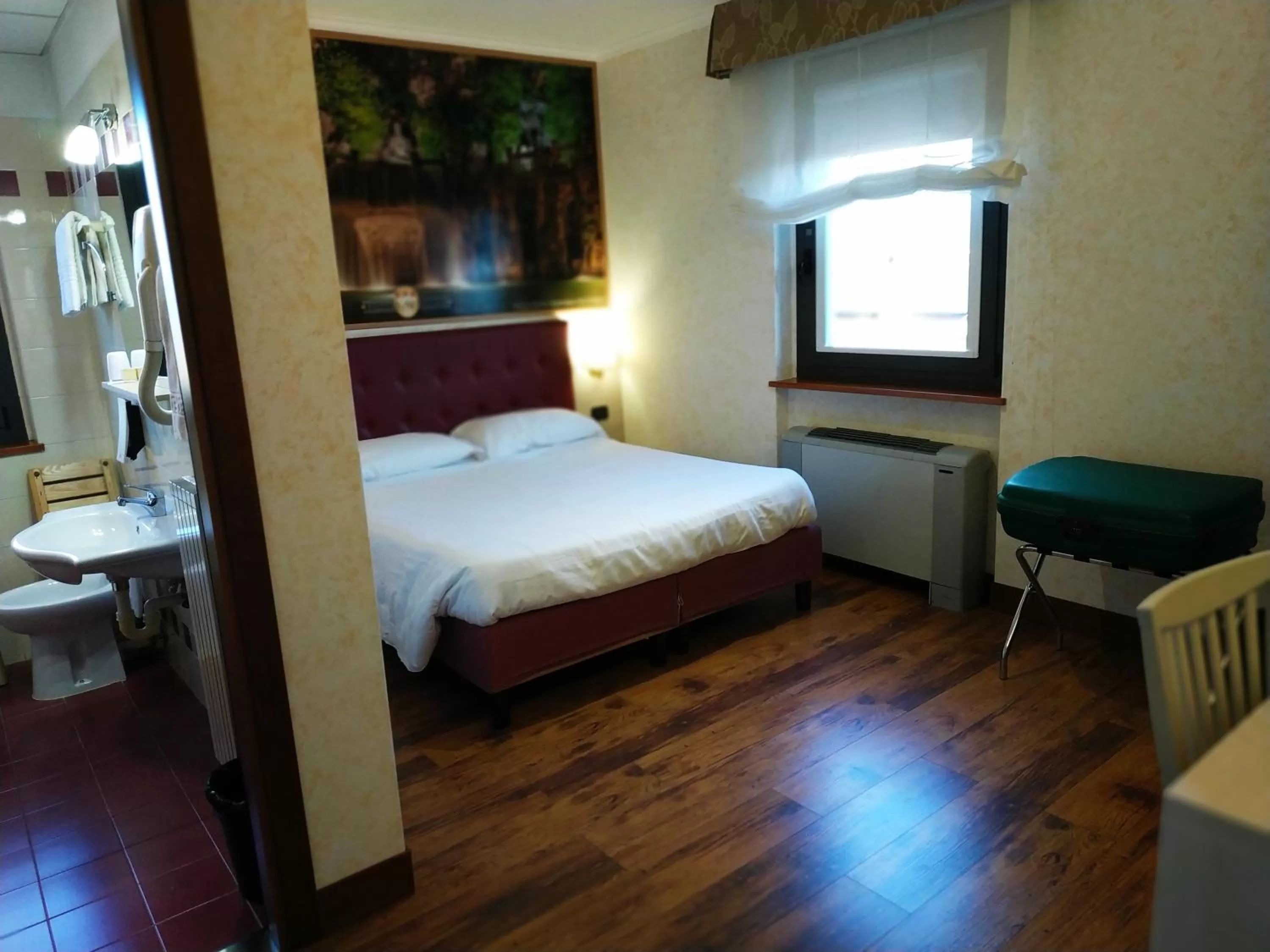 Photo of the whole room, Bed in Hotel Aurora