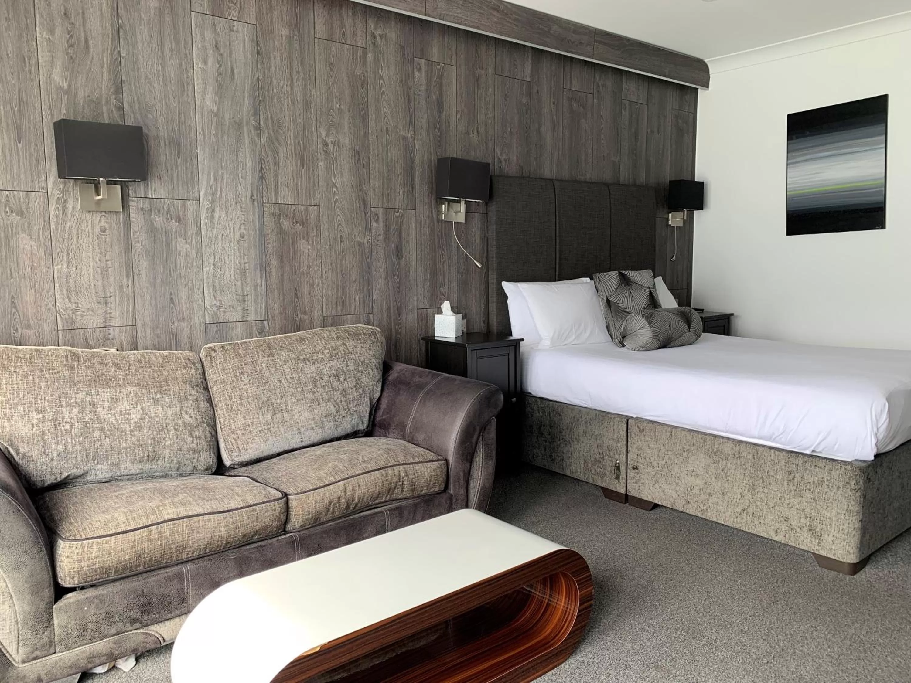 Seating area, Bed in Cumberland Hotel - OCEANA COLLECTION