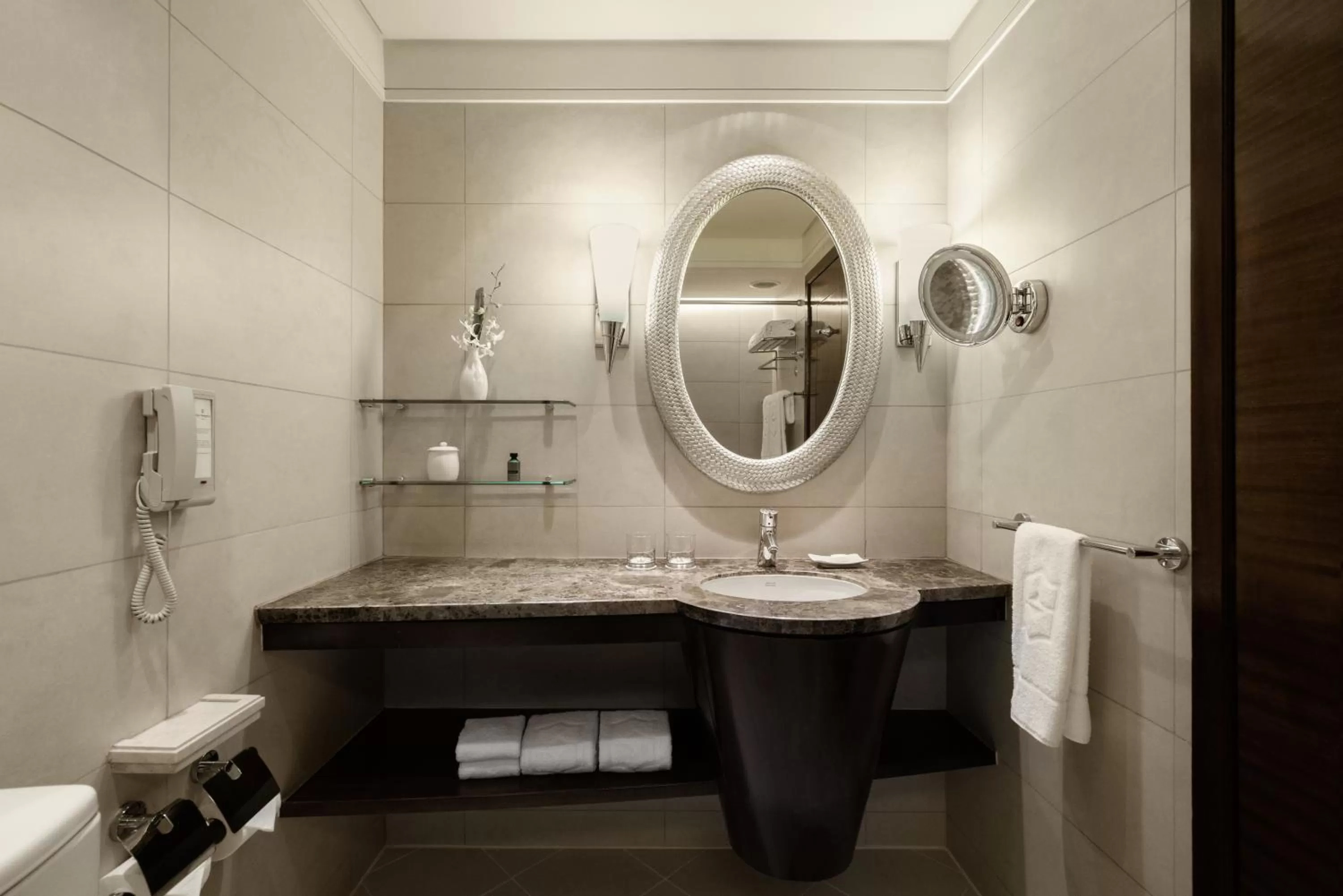 Bathroom in Edsa Shangri-La, Manila