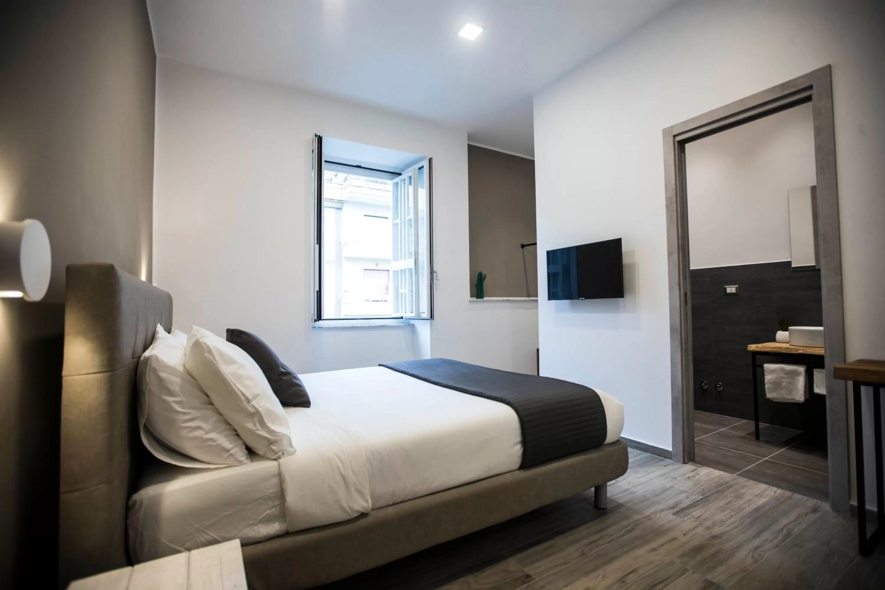 Bedroom, Bed in GB Central Station Napoli