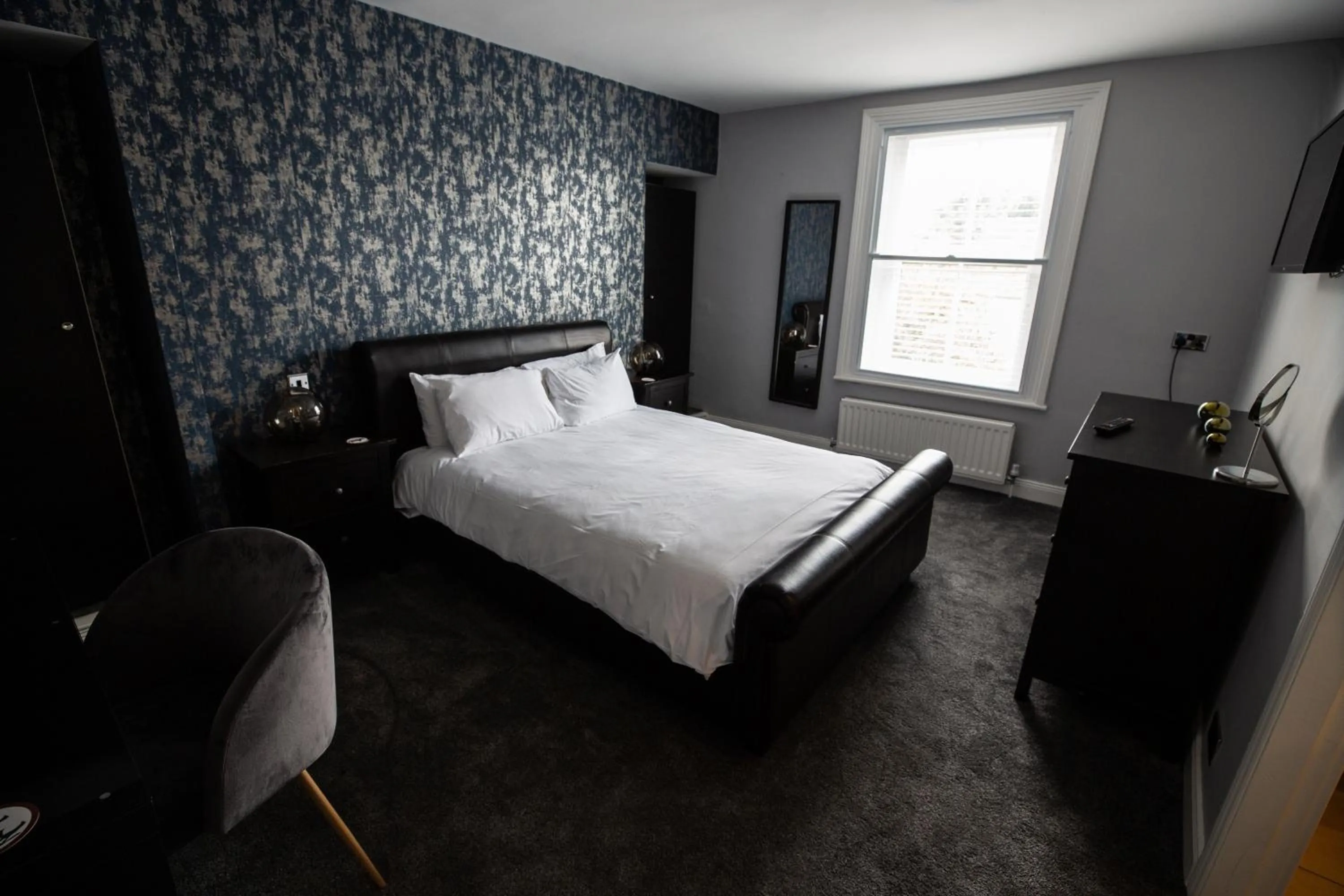 Bedroom, Bed in Hardwick Arms Hotel