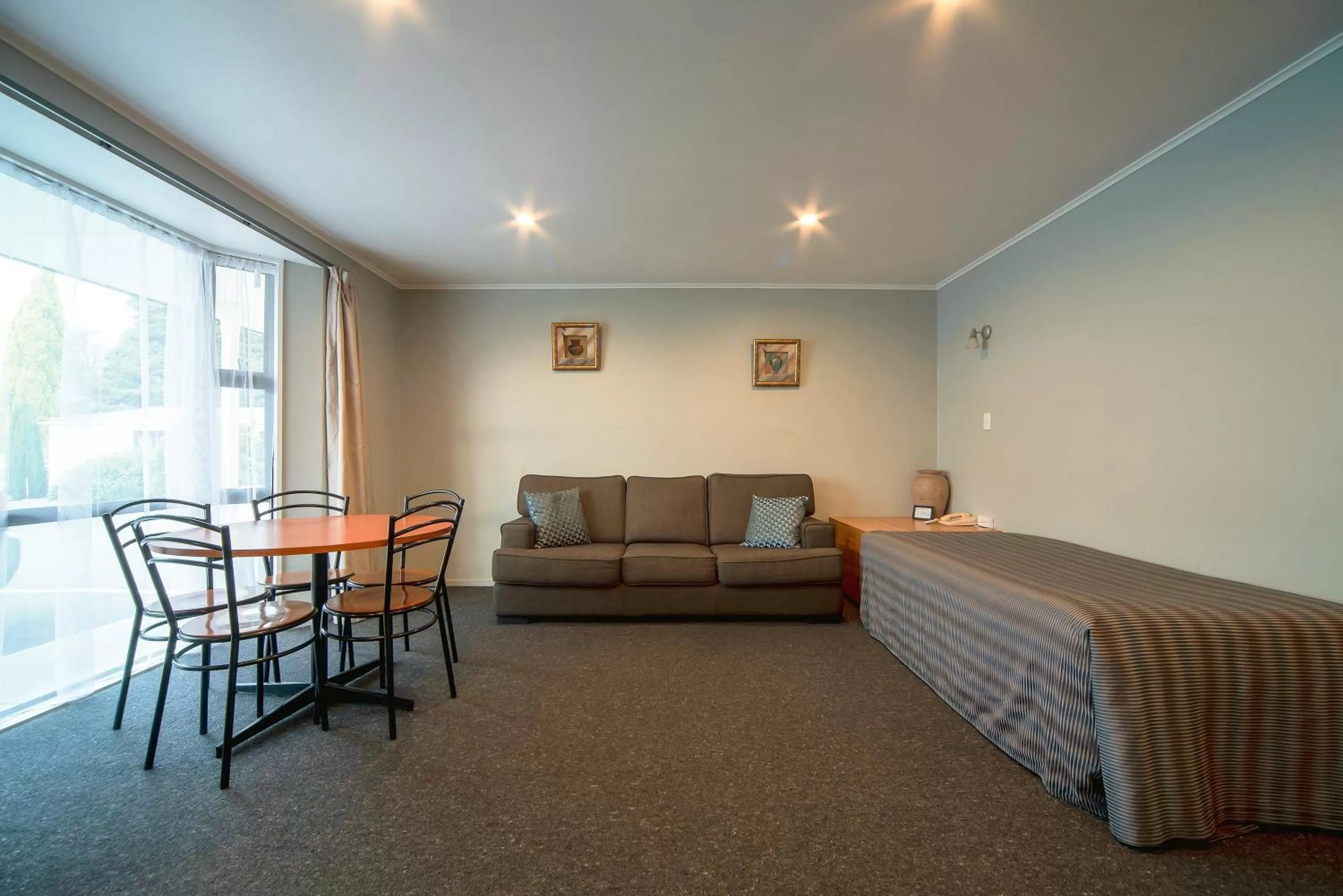 Living room in Coronation Park Motels