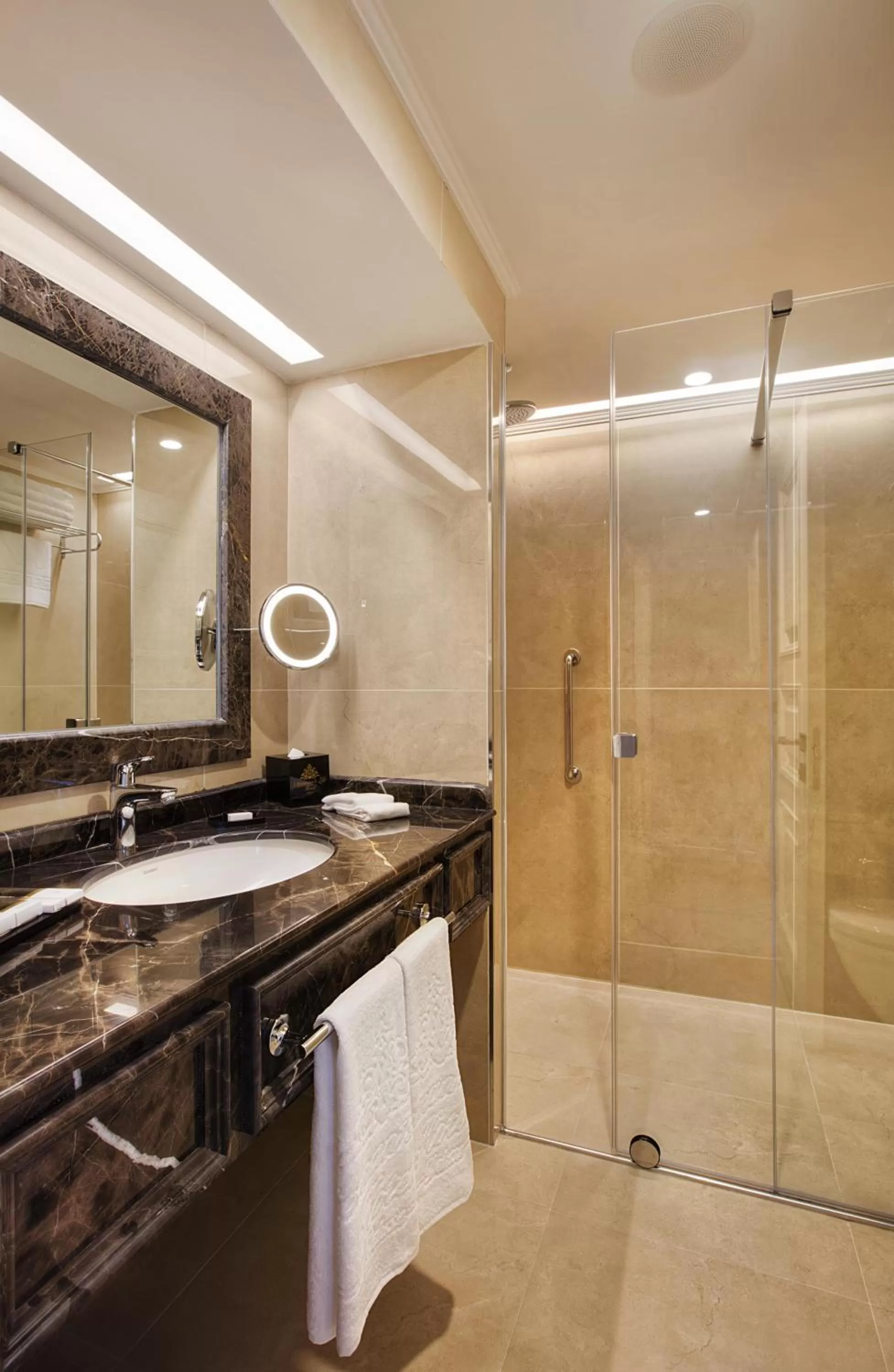 Bathroom in Ottoman's Life Hotel Deluxe