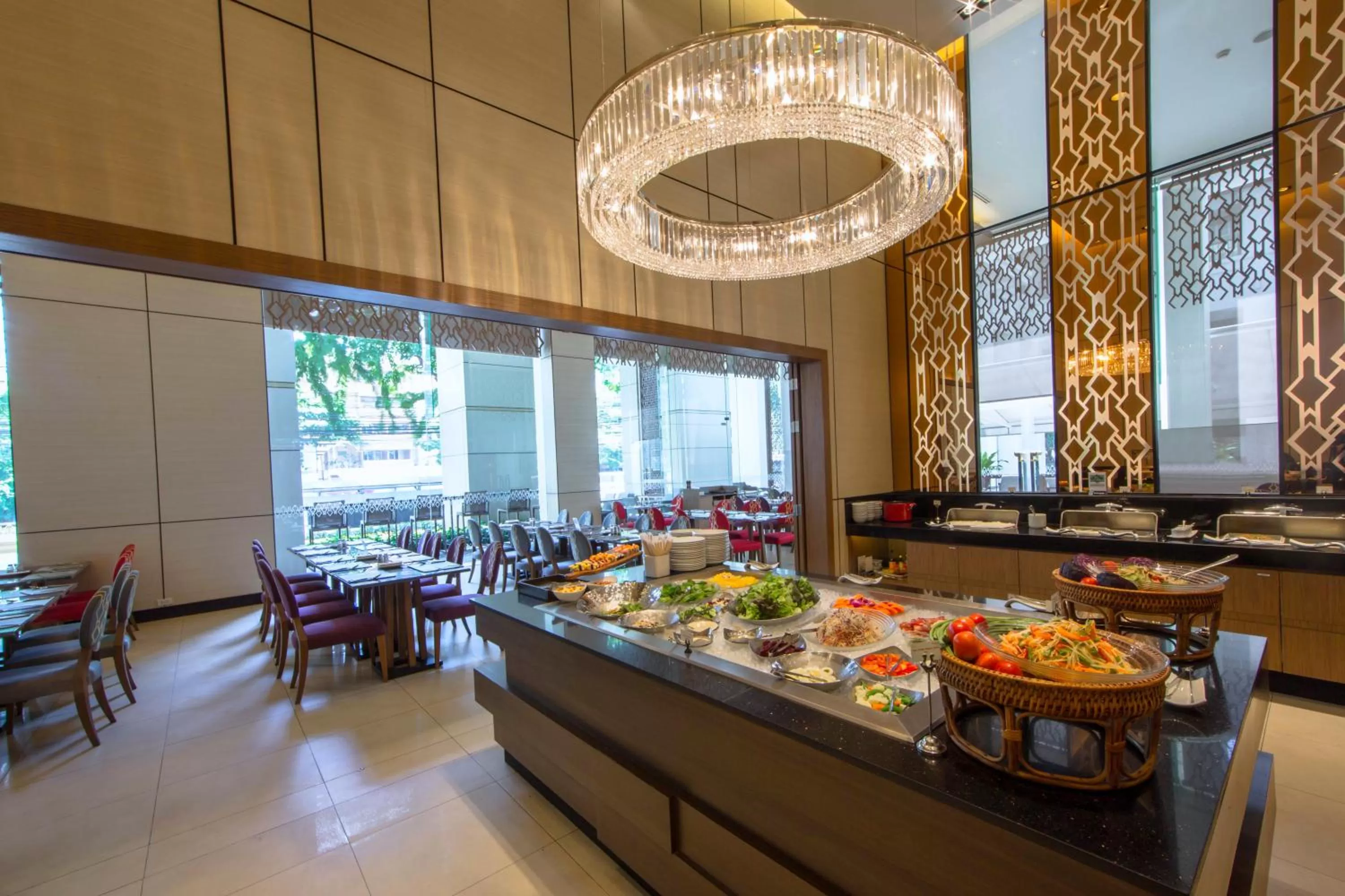 Restaurant/places to eat in Grande Centre Point Ploenchit