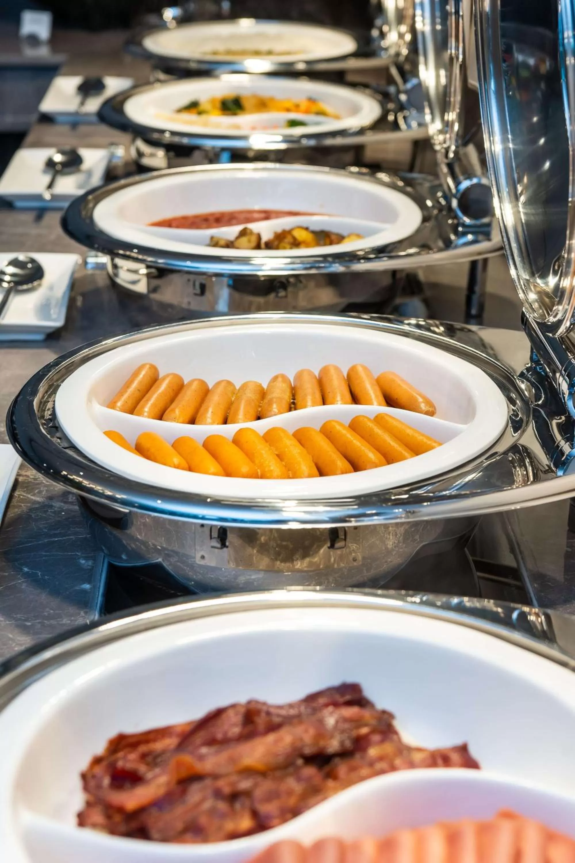 Restaurant/places to eat in Best Western Plus Nexen Pattaya