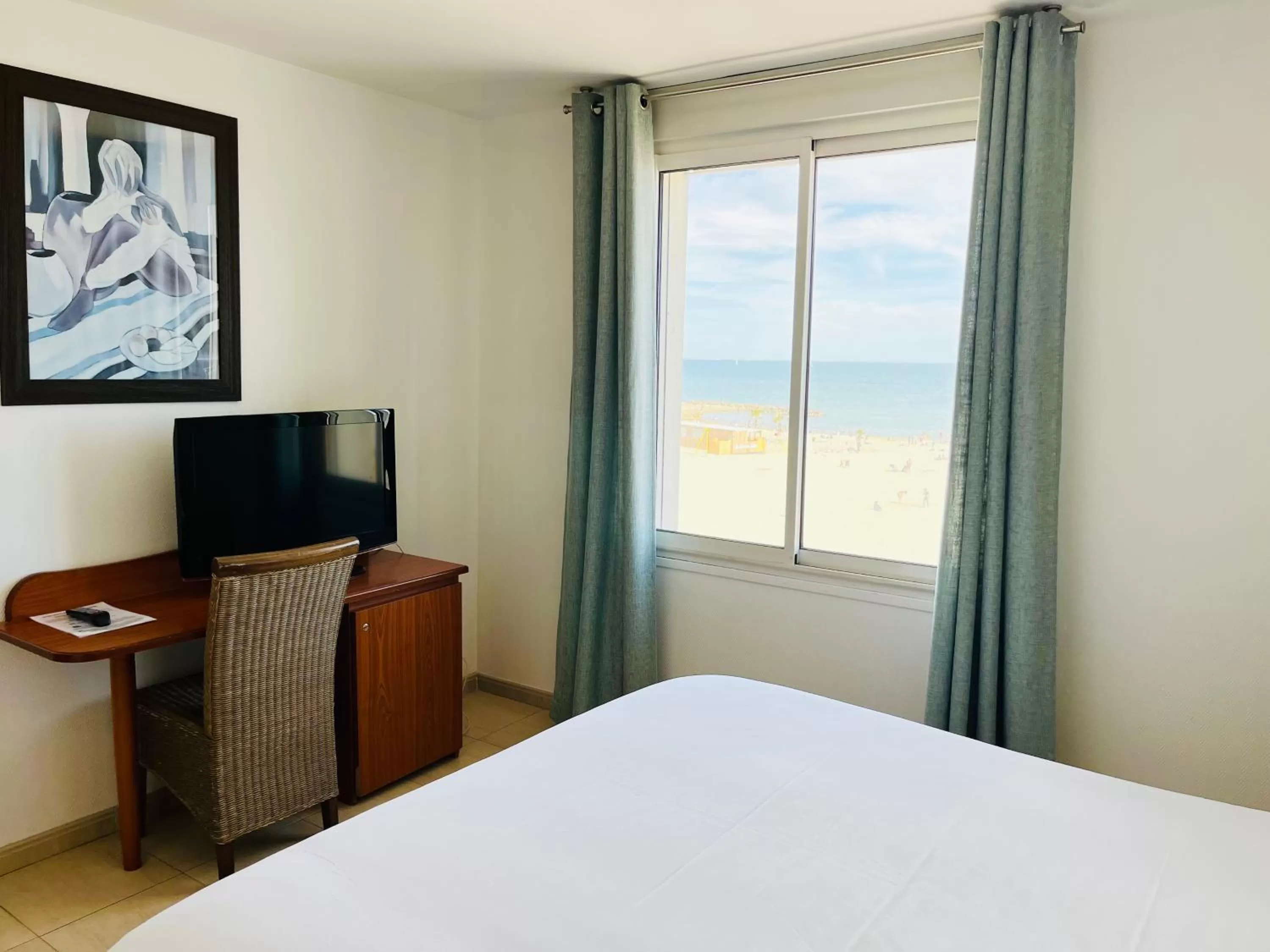 Photo of the whole room, Bed in Les Alizes