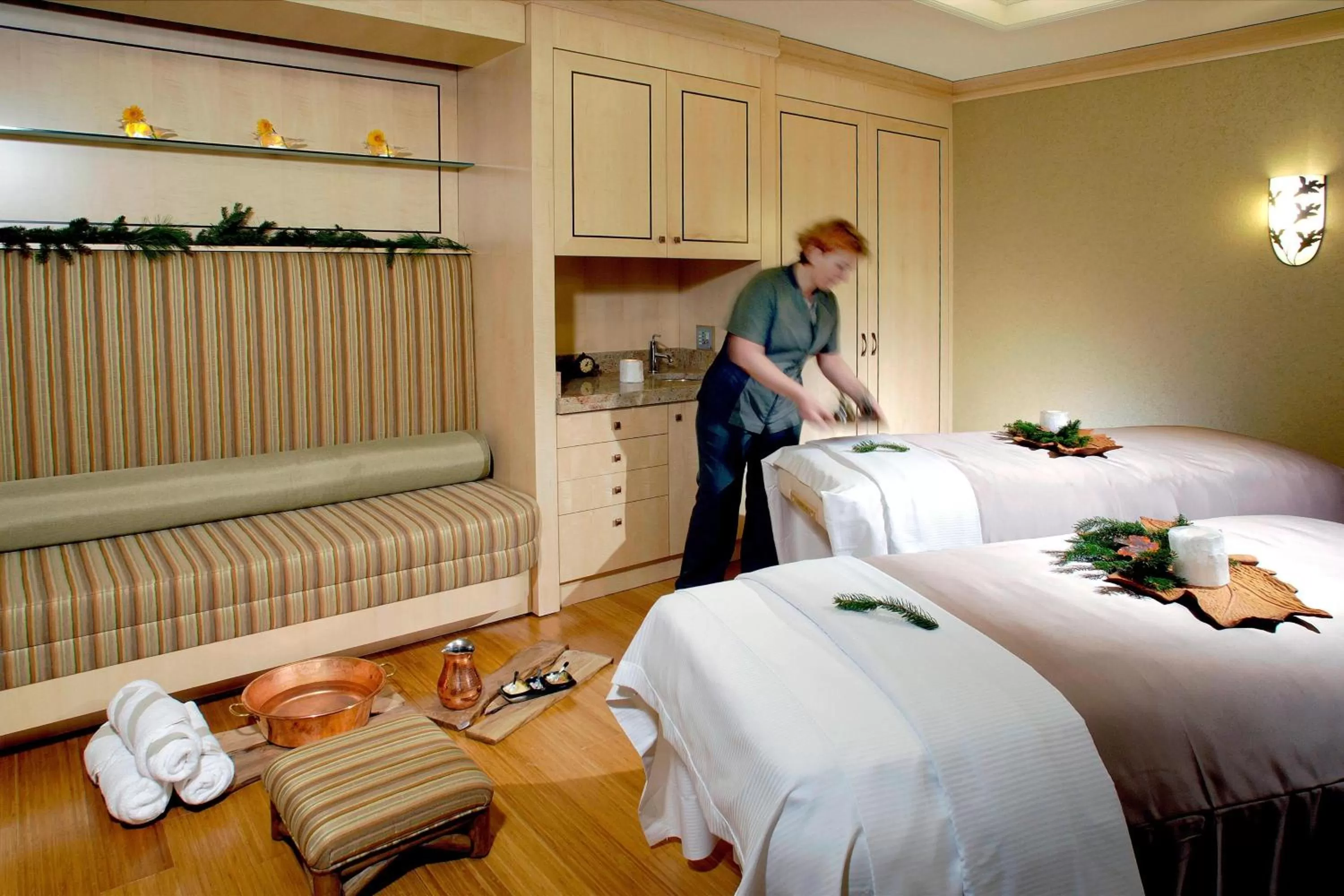 Spa and wellness centre/facilities, Bed in JW Marriott The Rosseau Muskoka Resort & Spa