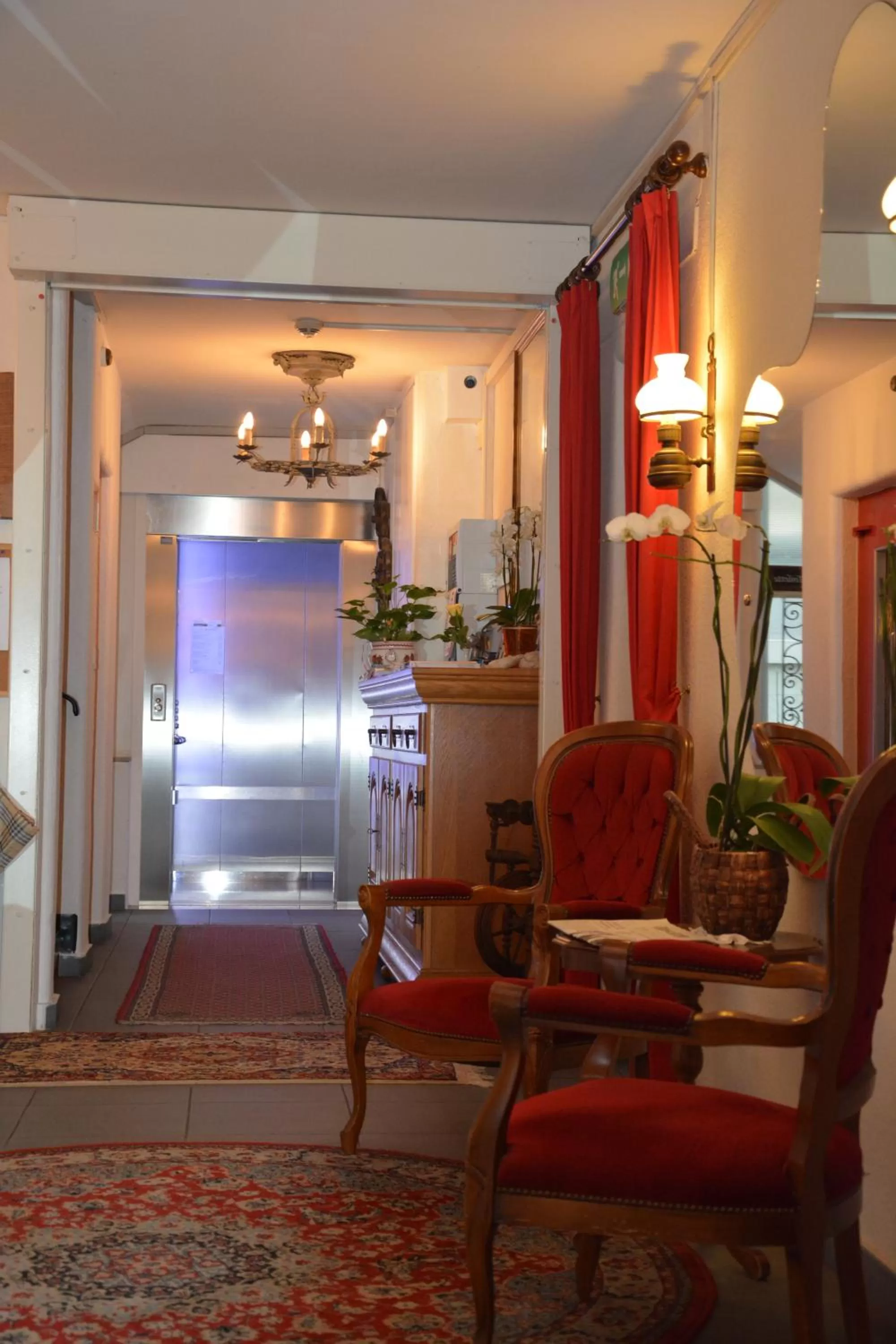 Lobby or reception in Hotel Dischma - FREE BUS AND TRAIN TICKET