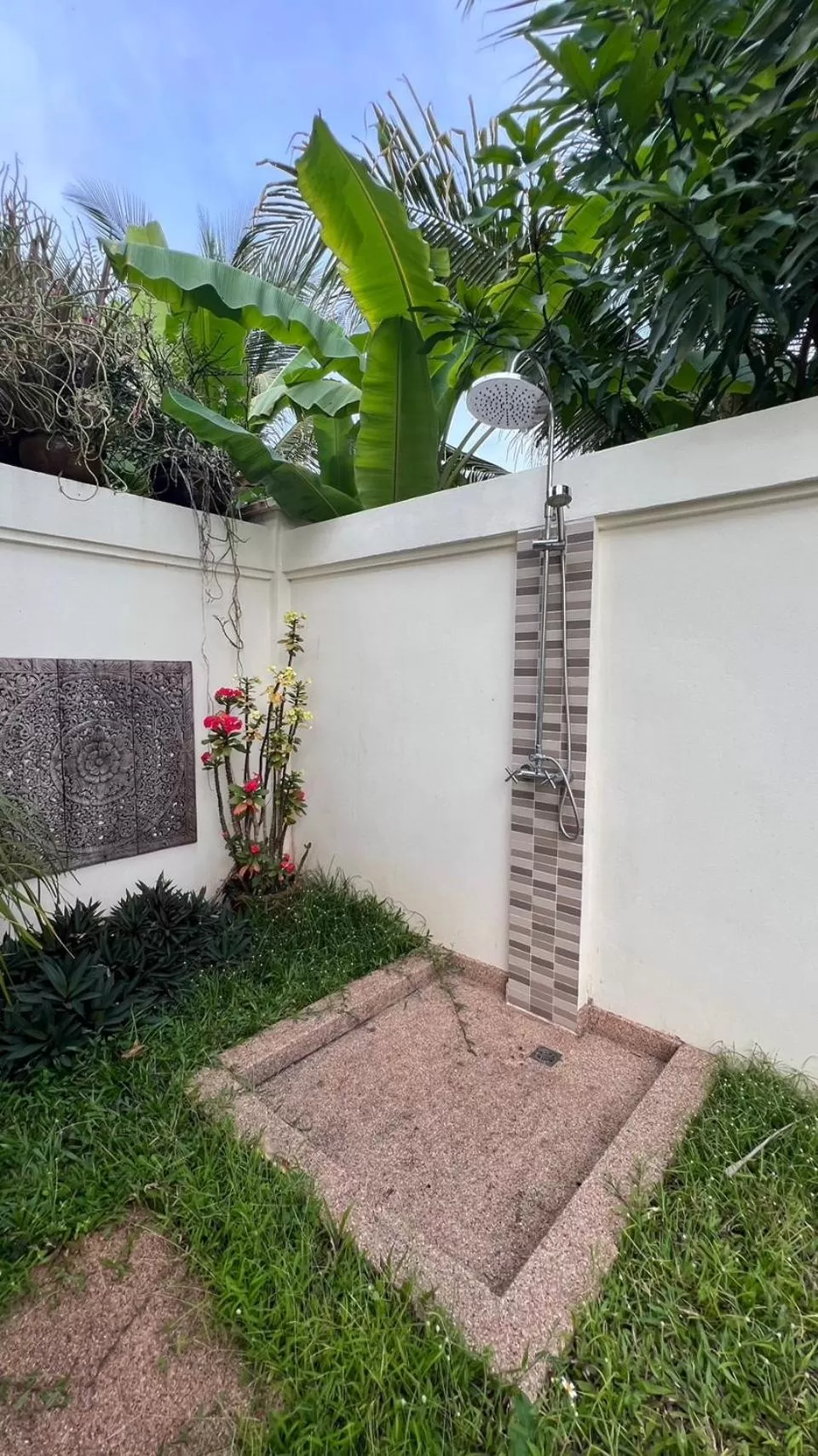 Shower in ThaiLife Wellness & Meditation Resort- SHA Plus