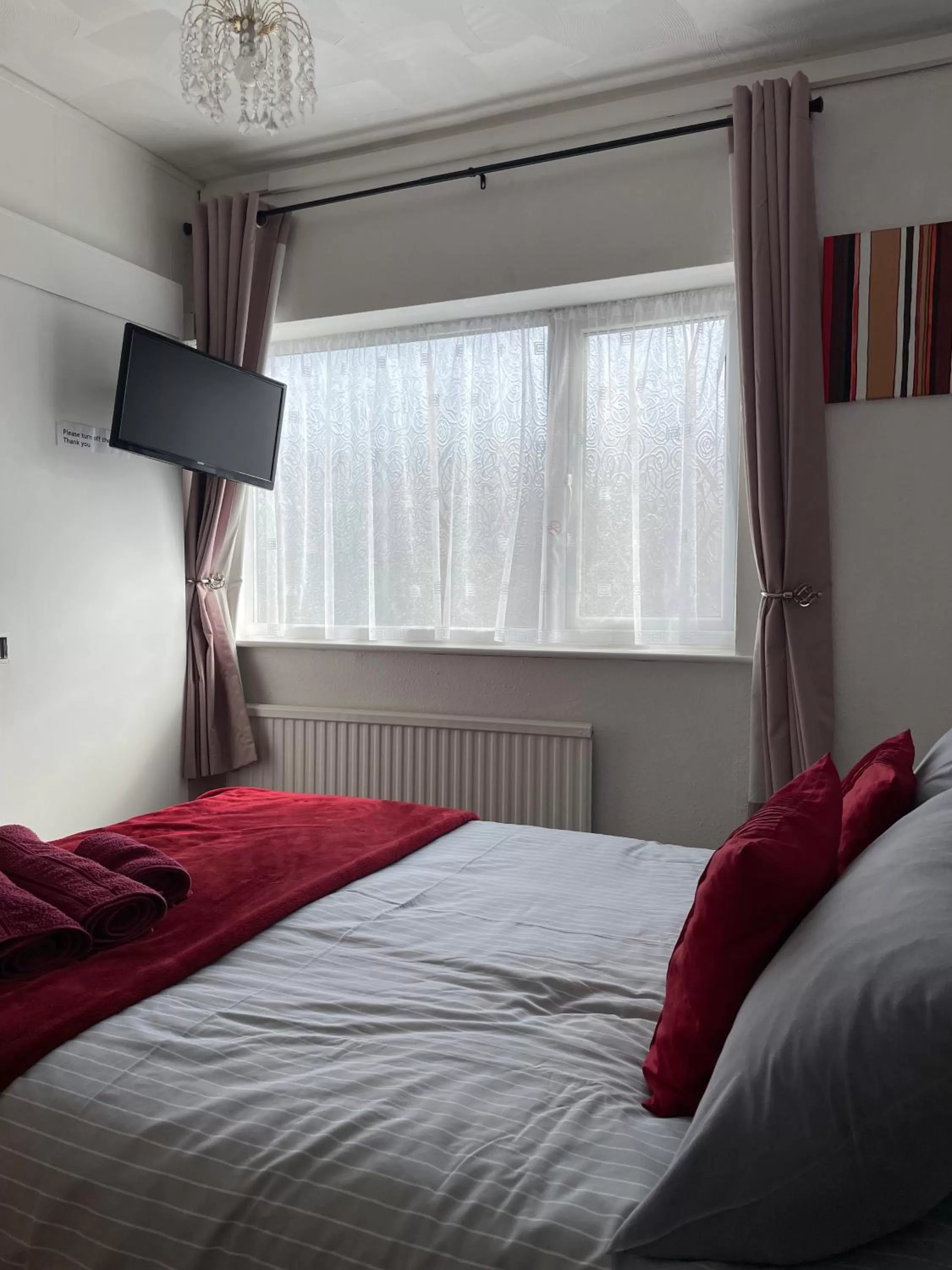 Bedroom, Bed in Whiteways Guest House