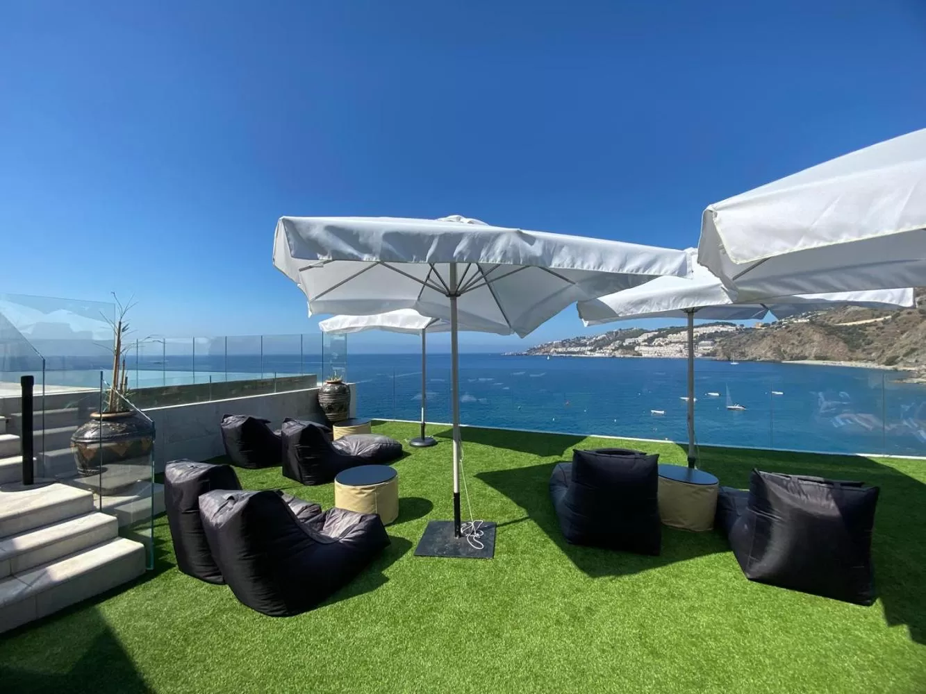 sunbed in ON ALETA ROOM designed for adults