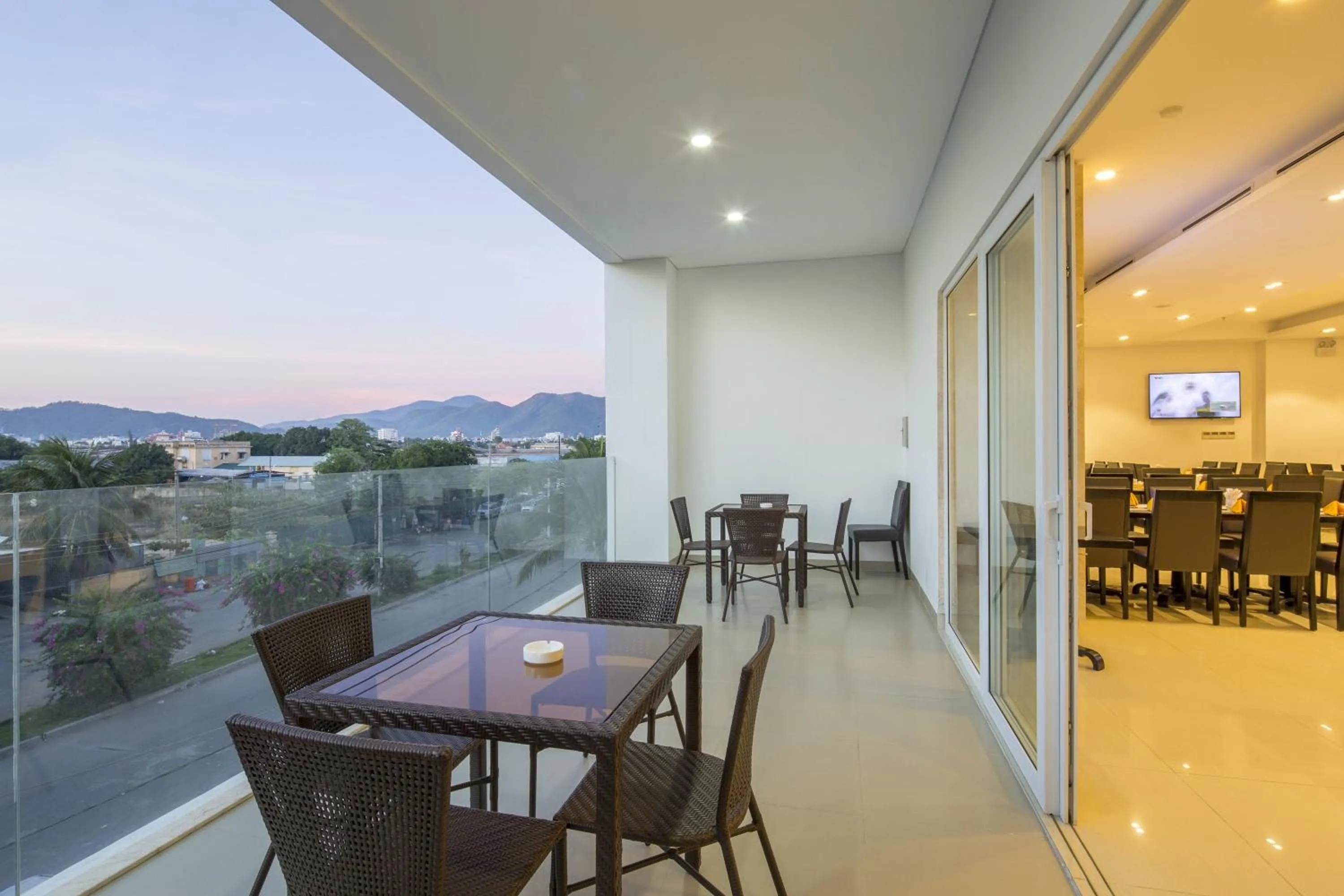 Restaurant/places to eat in Dendro Gold Hotel