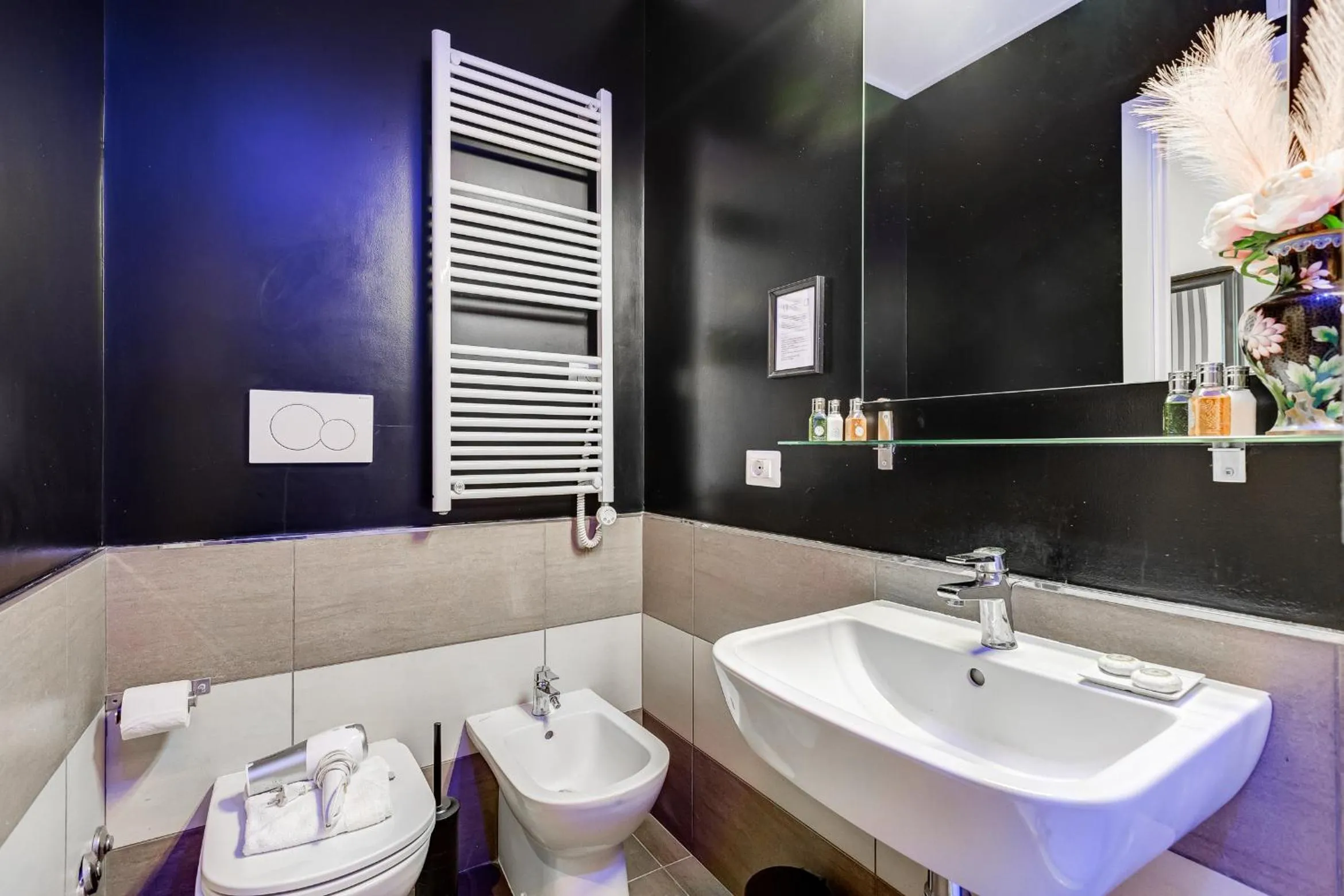 Shower in Hanky Suite