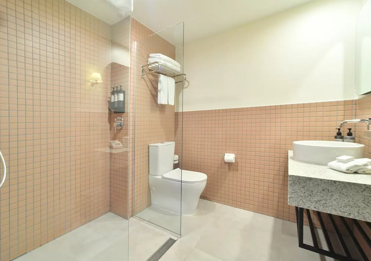 Bathroom in Sudima Auckland City