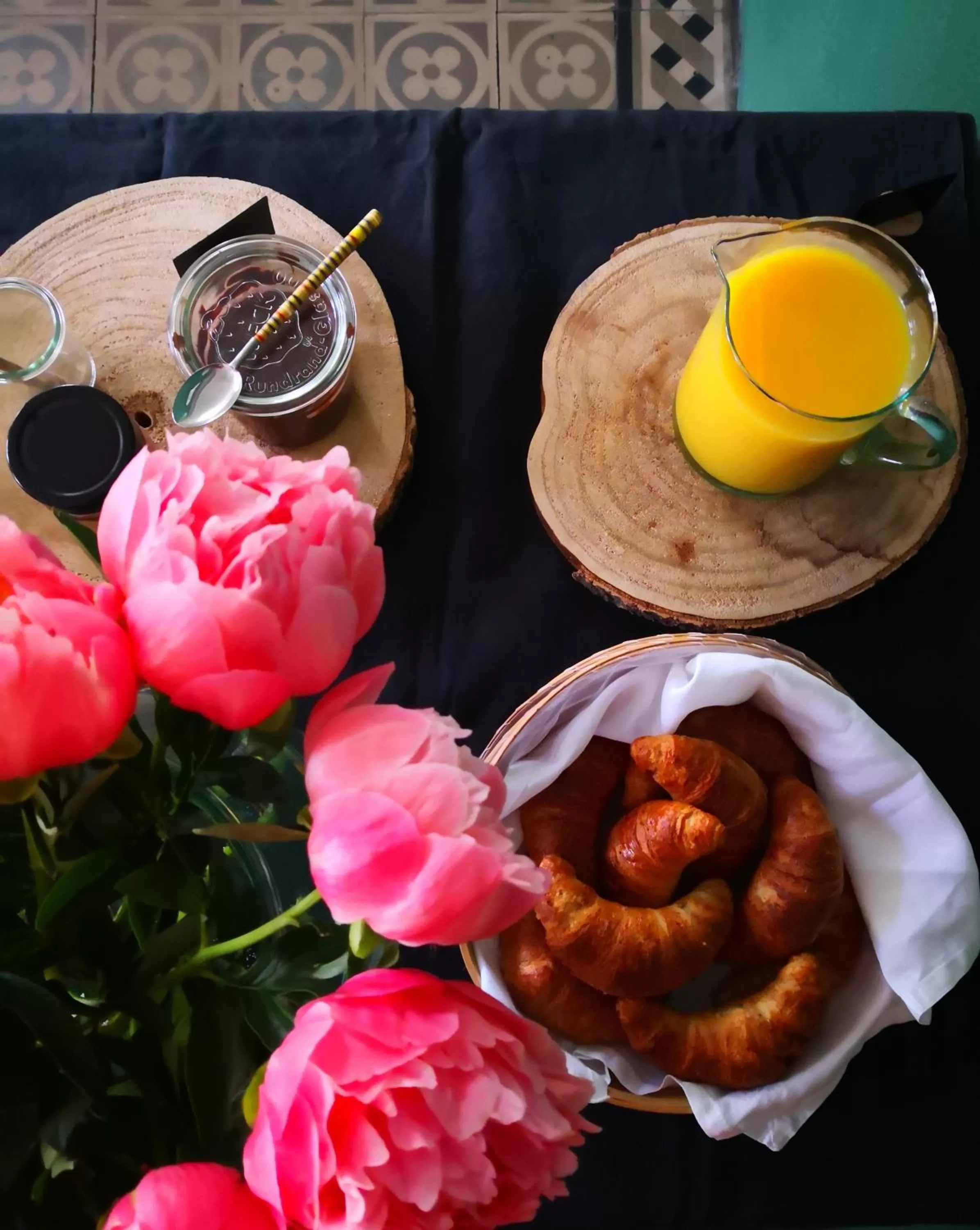 Breakfast in Salotto Brè - Bed & Breakfast charming rooms