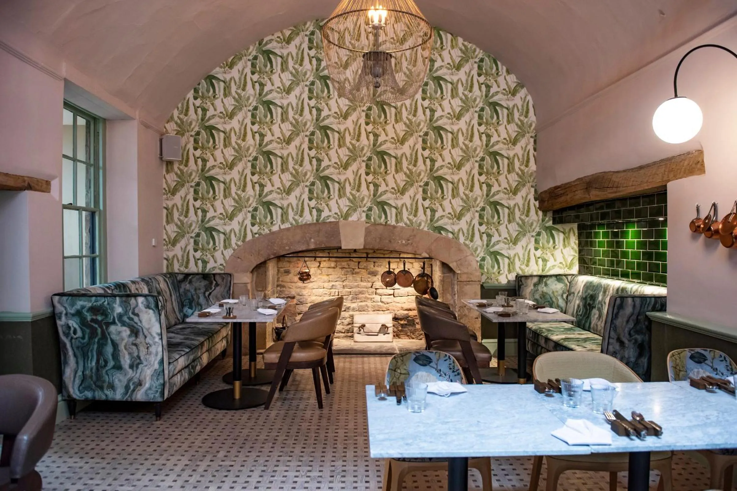 Restaurant/places to eat in The Haycock Manor Hotel