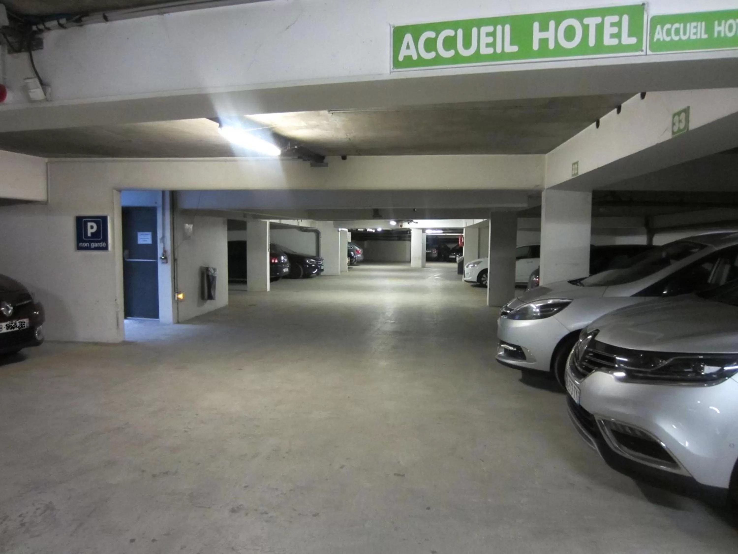 Area and facilities in B&B HOTEL Paris 17 Batignolles