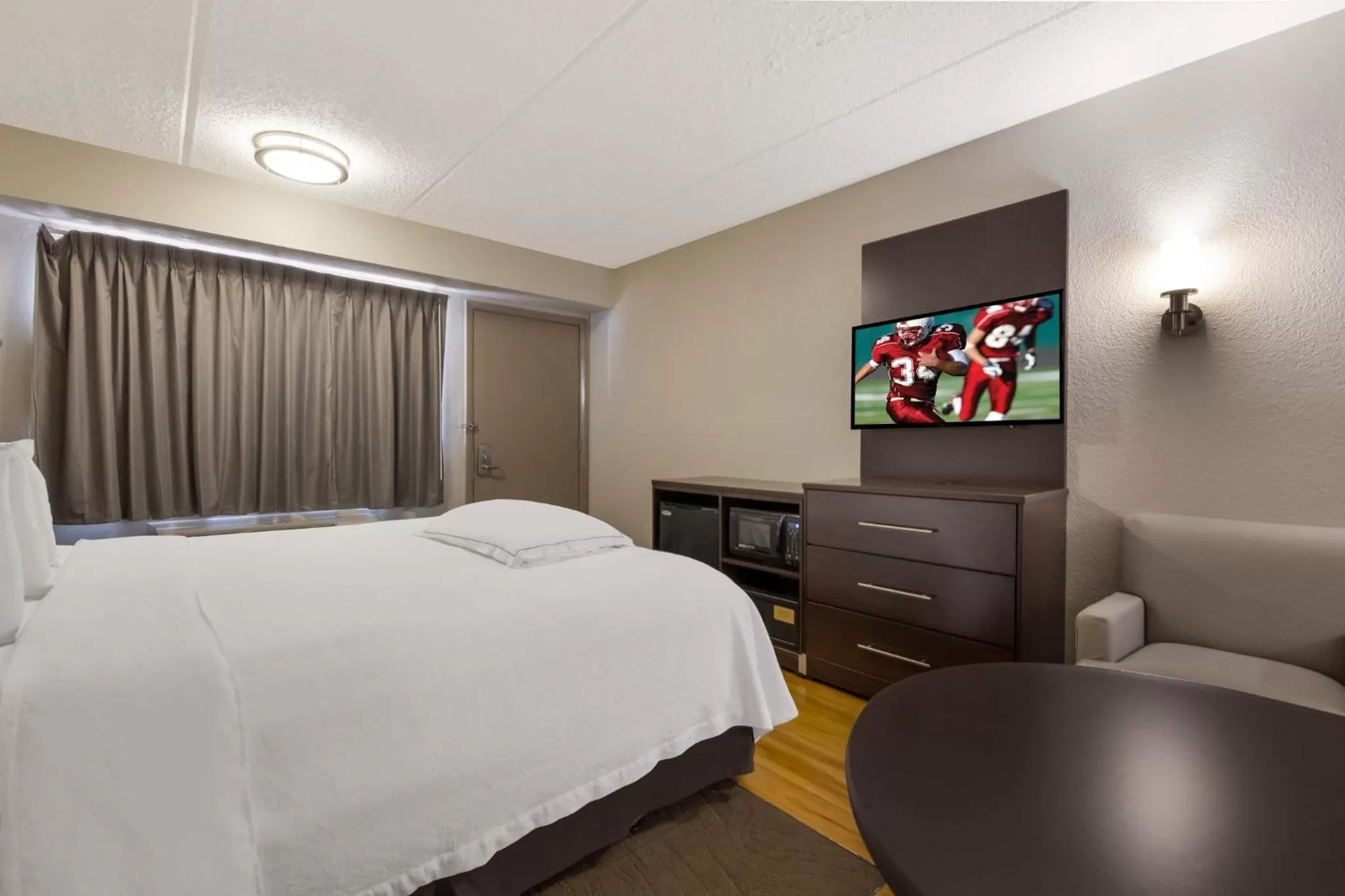 Bedroom, Bed in Red Roof Inn PLUS+ Nashville Airport