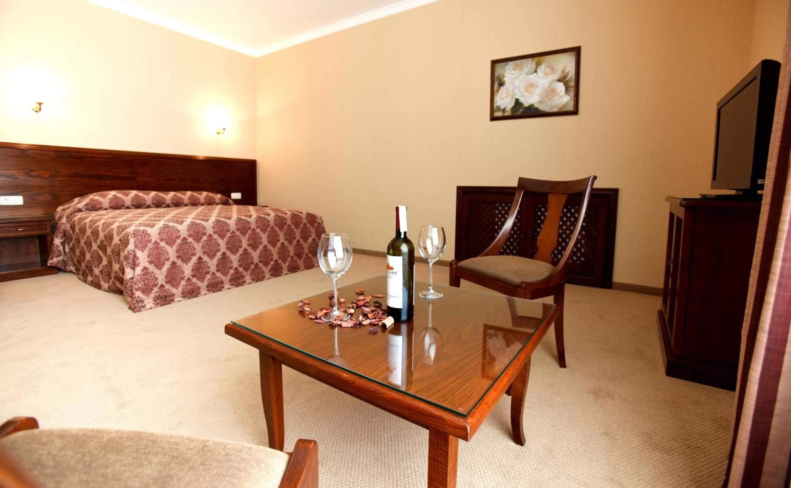 Photo of the whole room, Bed in CityClub Hotel