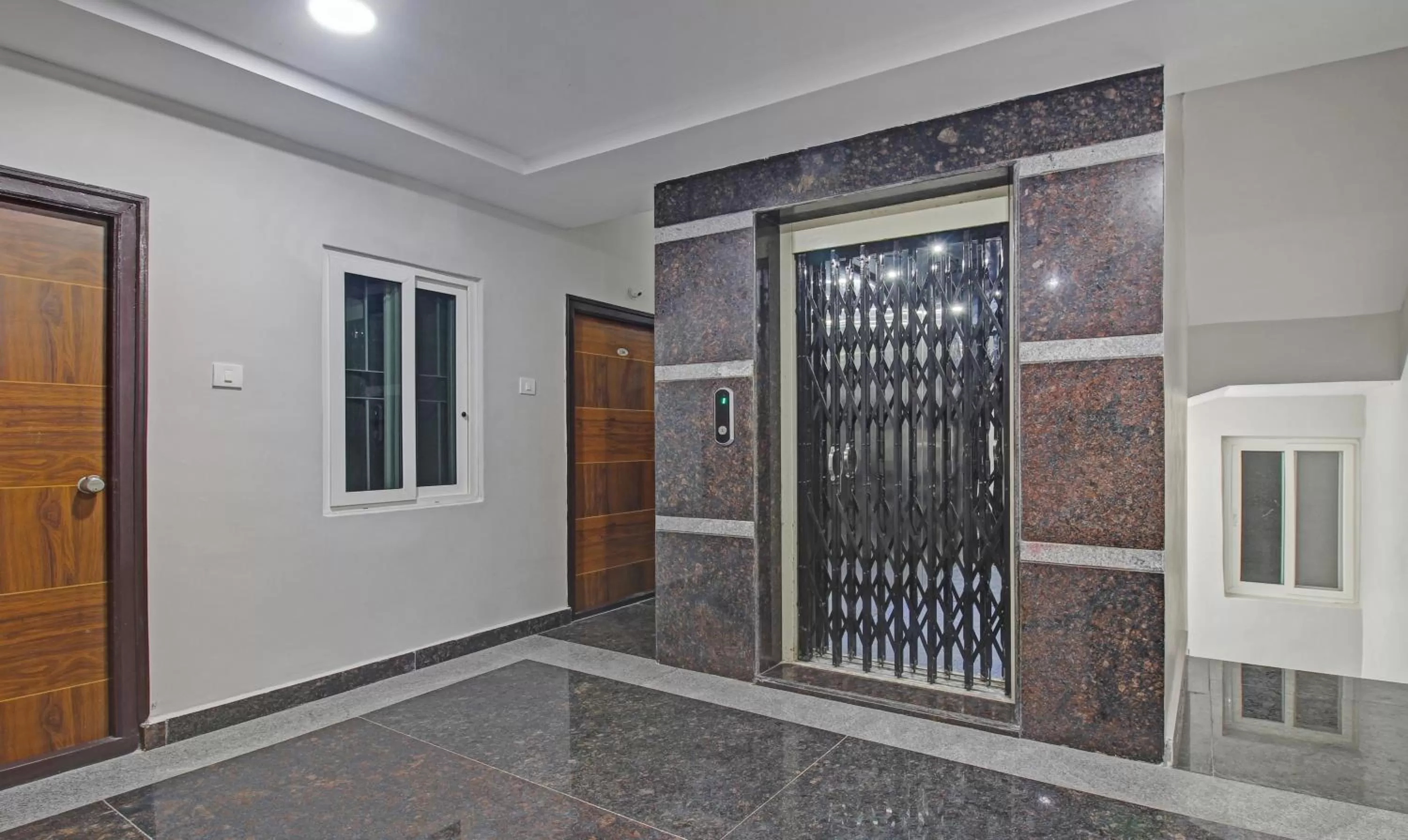 elevator in Itsy Hotels Sunrise Grand, Hitech City