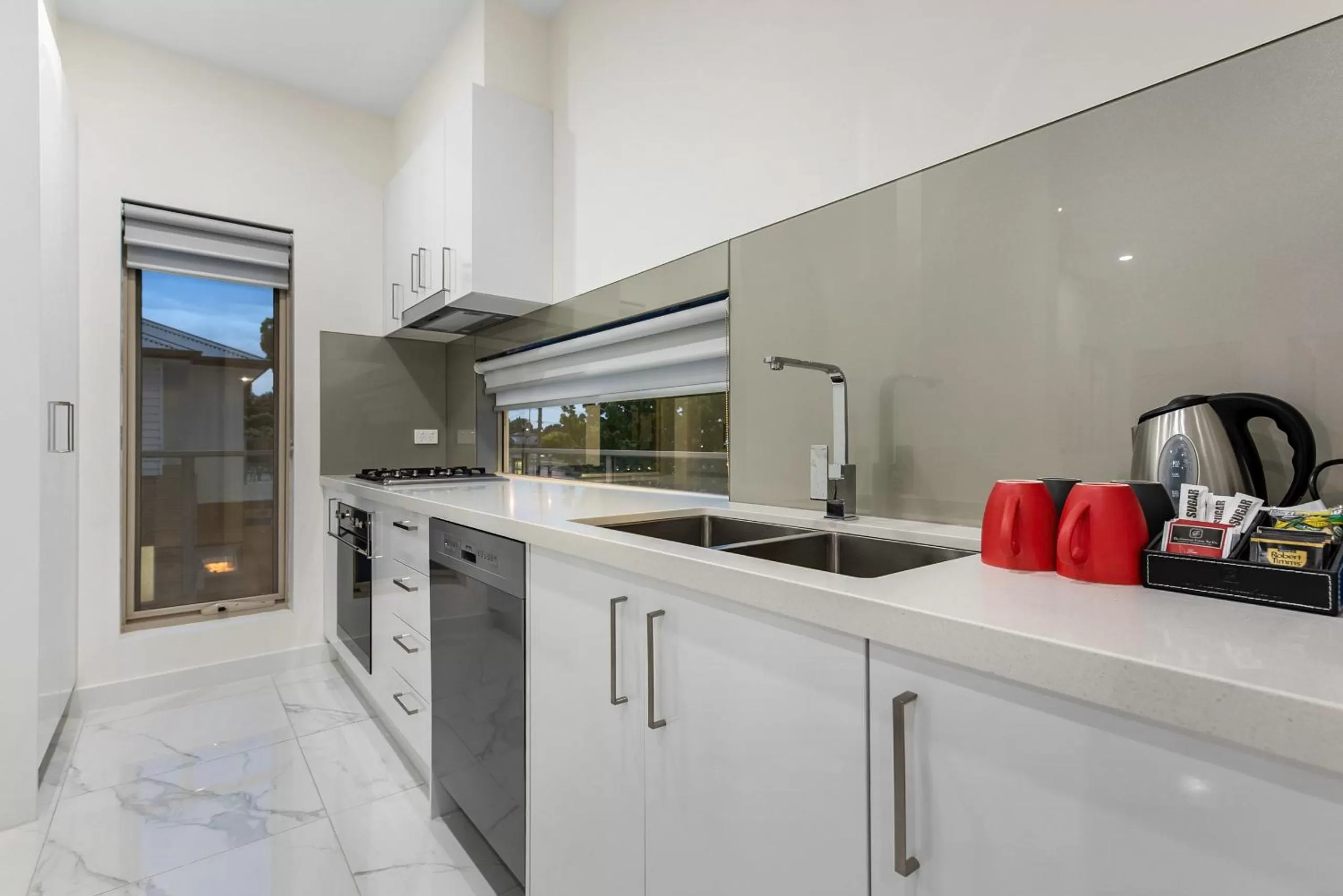 Kitchen or kitchenette in Melbourne Airport Motel