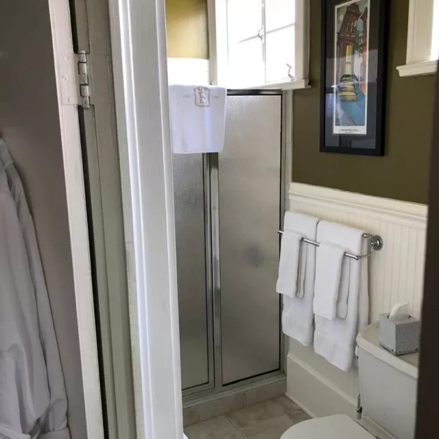 Elmwood 1820 Bed & Breakfast Inn