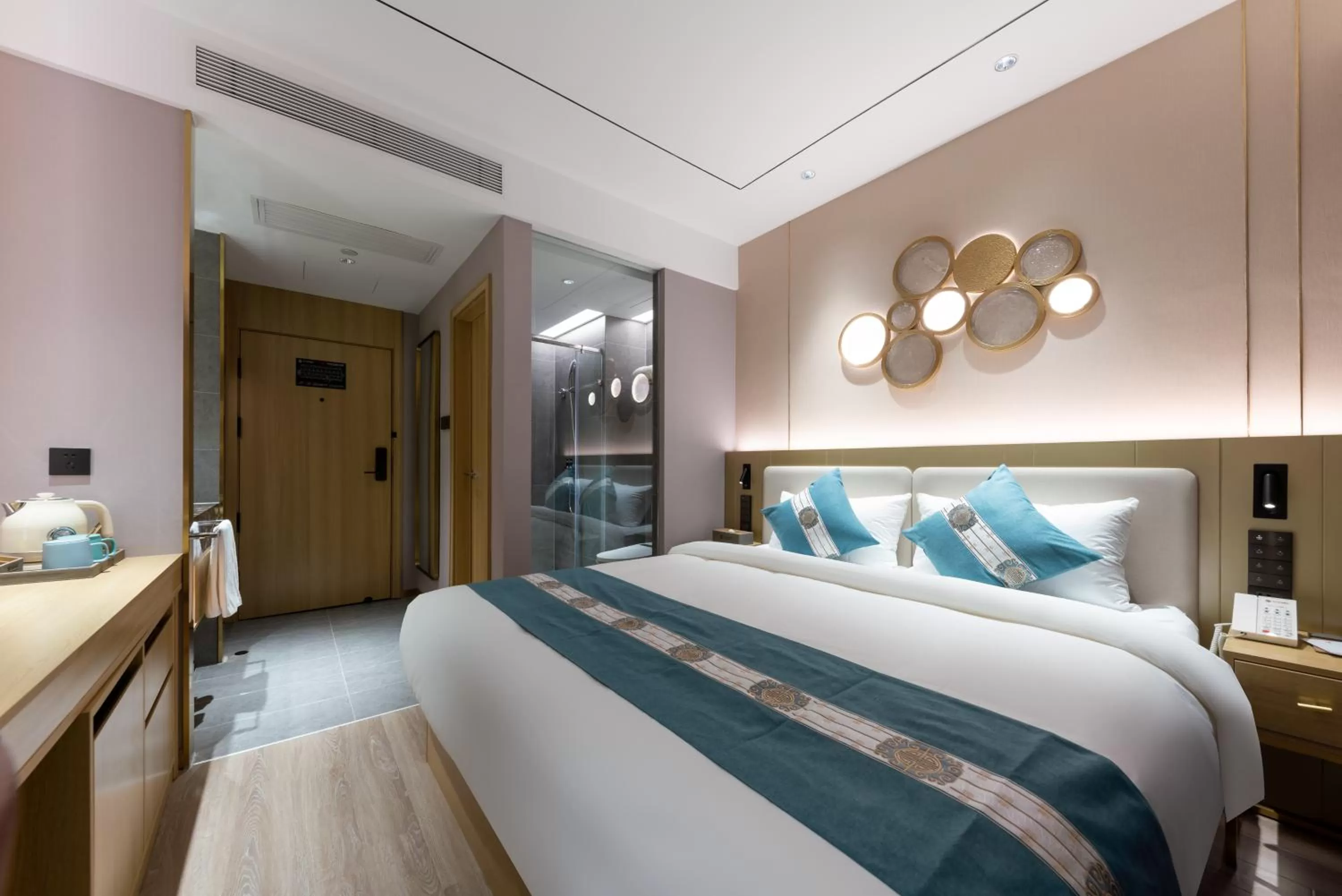 Bed in East Sacred Hotel-Beijing Tiananmen Square,the Forbidden City,Wangfujing Street