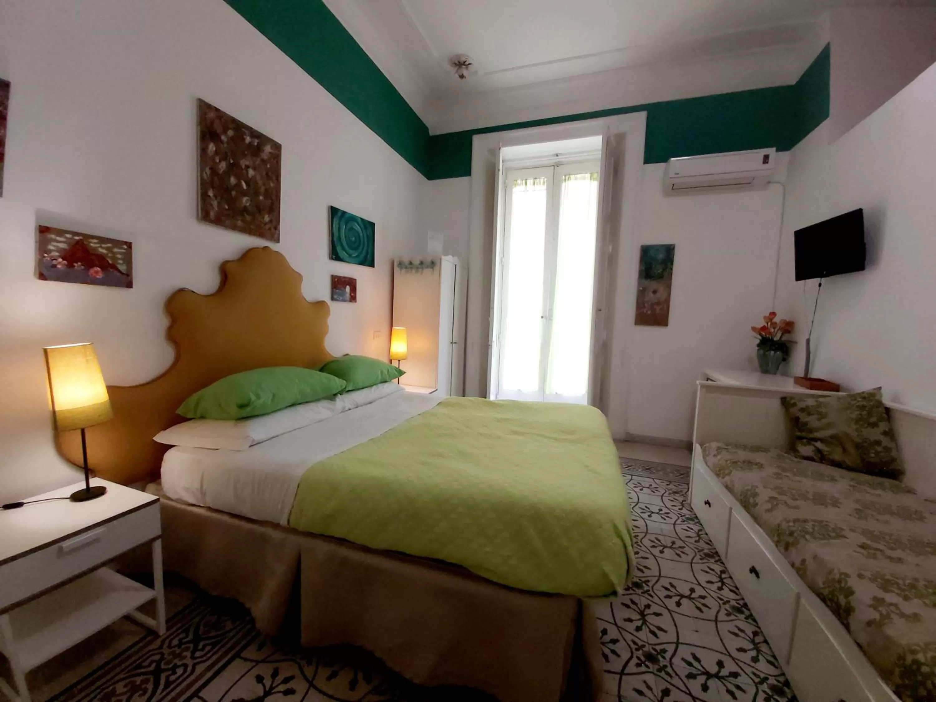 Photo of the whole room, Bed in B&B Platamon