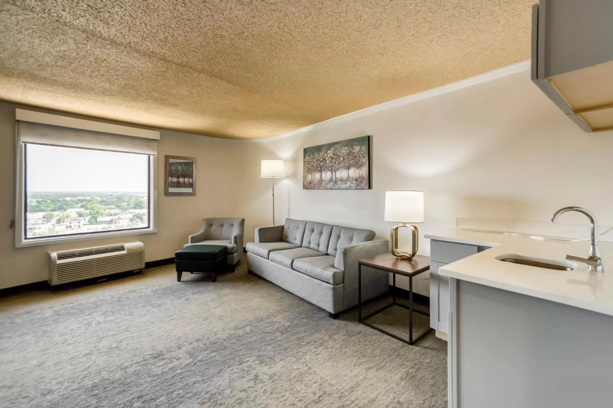 Photo of the whole room in Holiday Inn Mobile Downtown Historic District by IHG