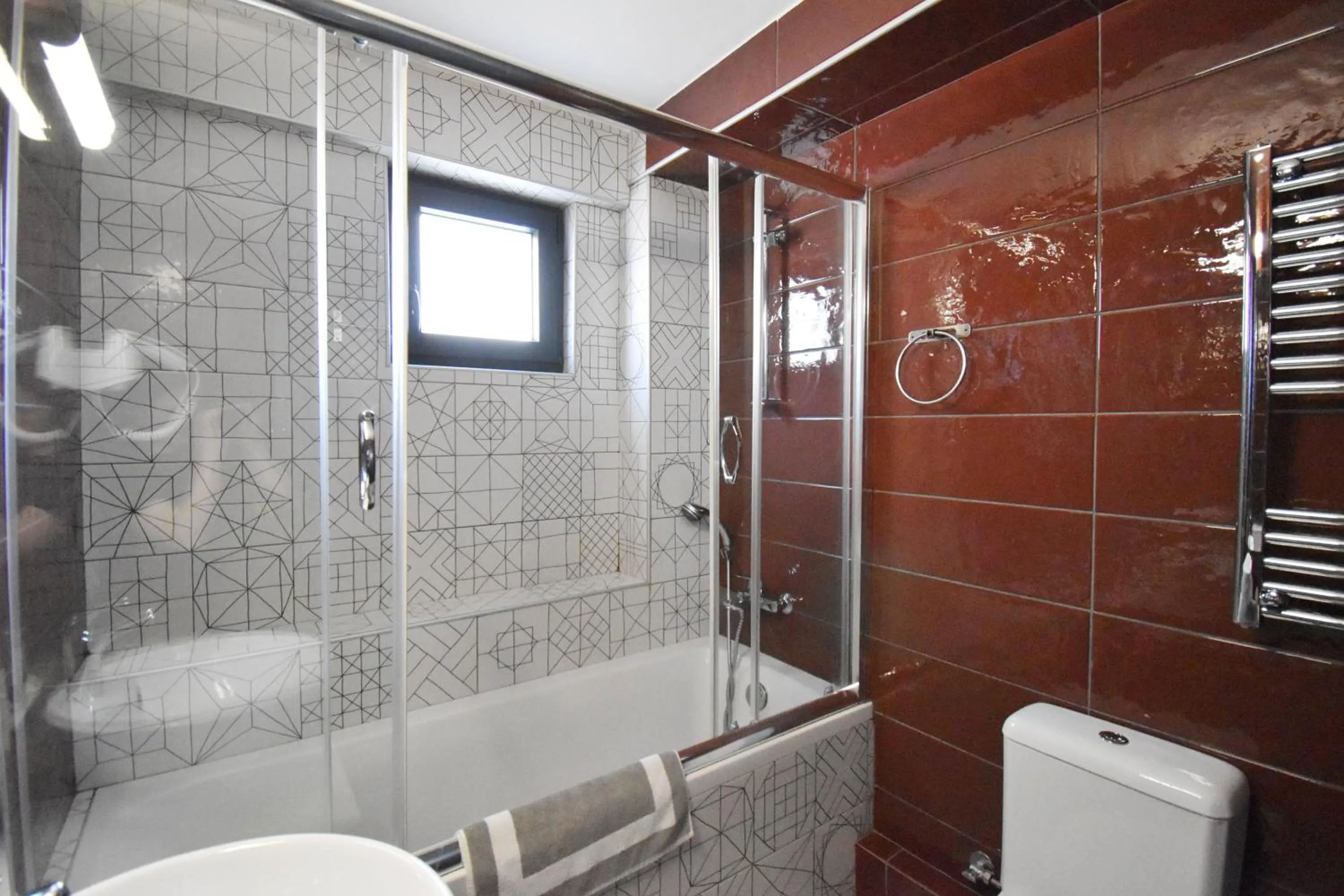 Hot Tub in Be My Guest Athens