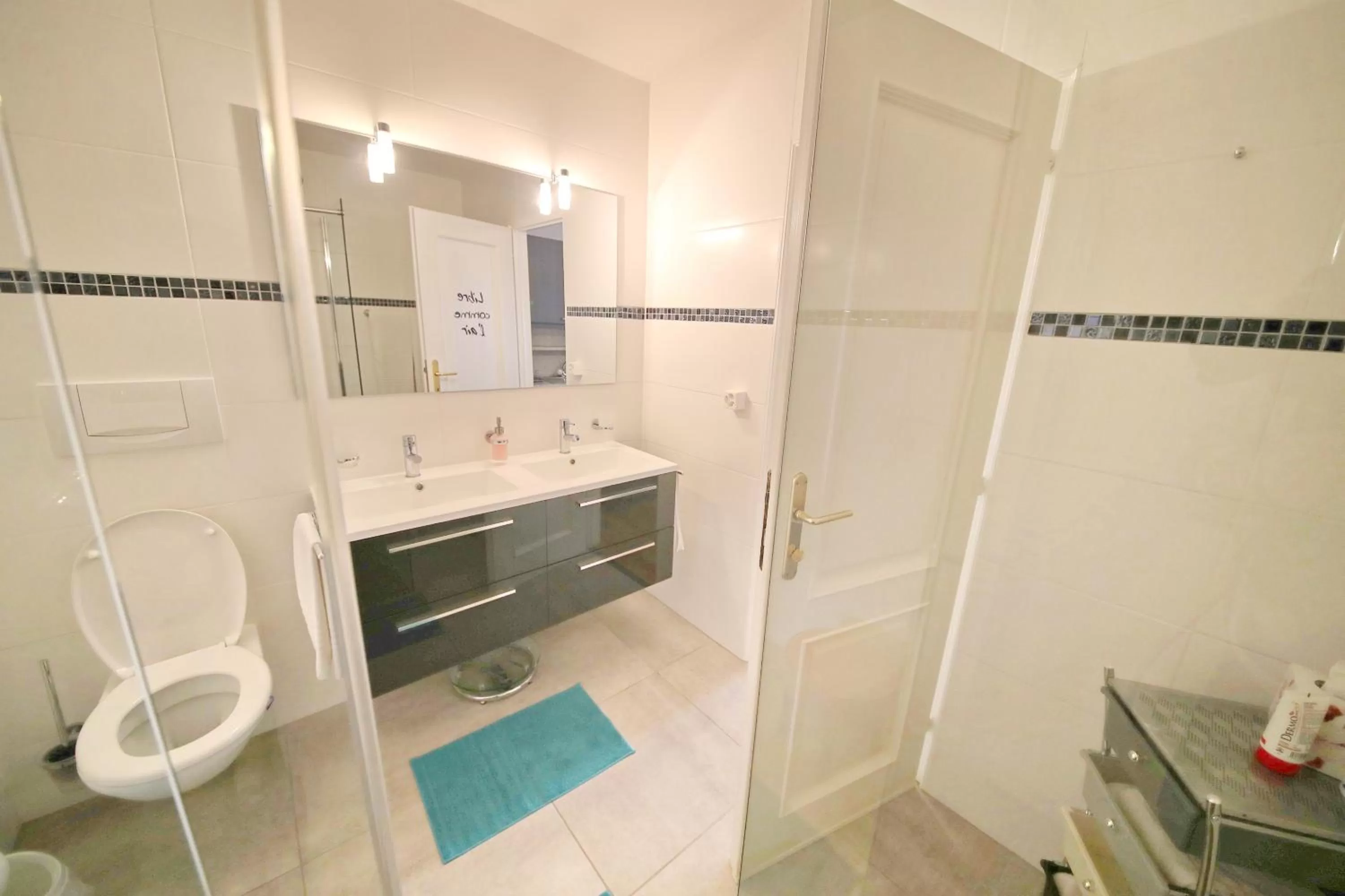 Bathroom in B&B Corseaux Beach & Riviera Beach