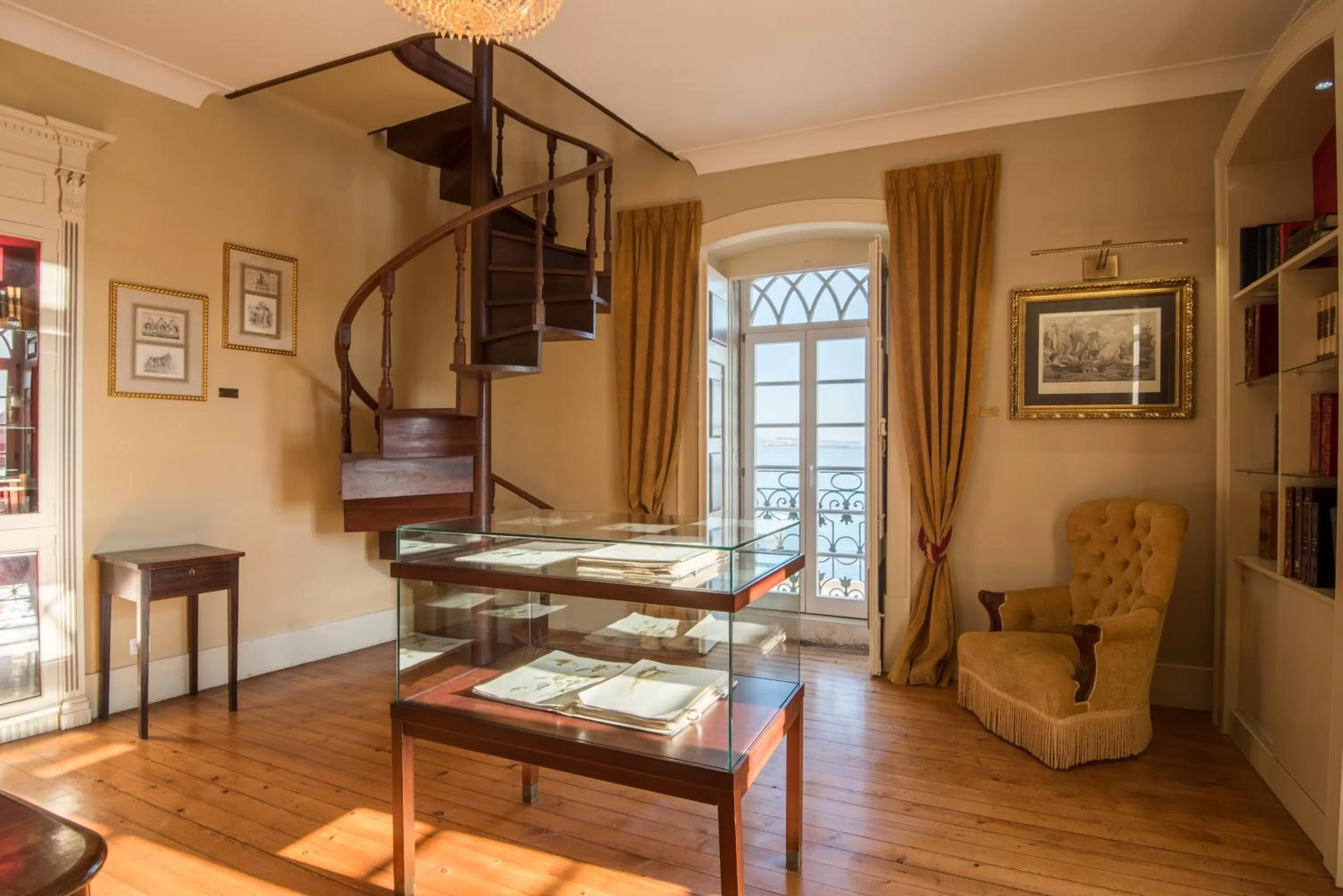 Library in Vila Gale Collection Palácio dos Arcos