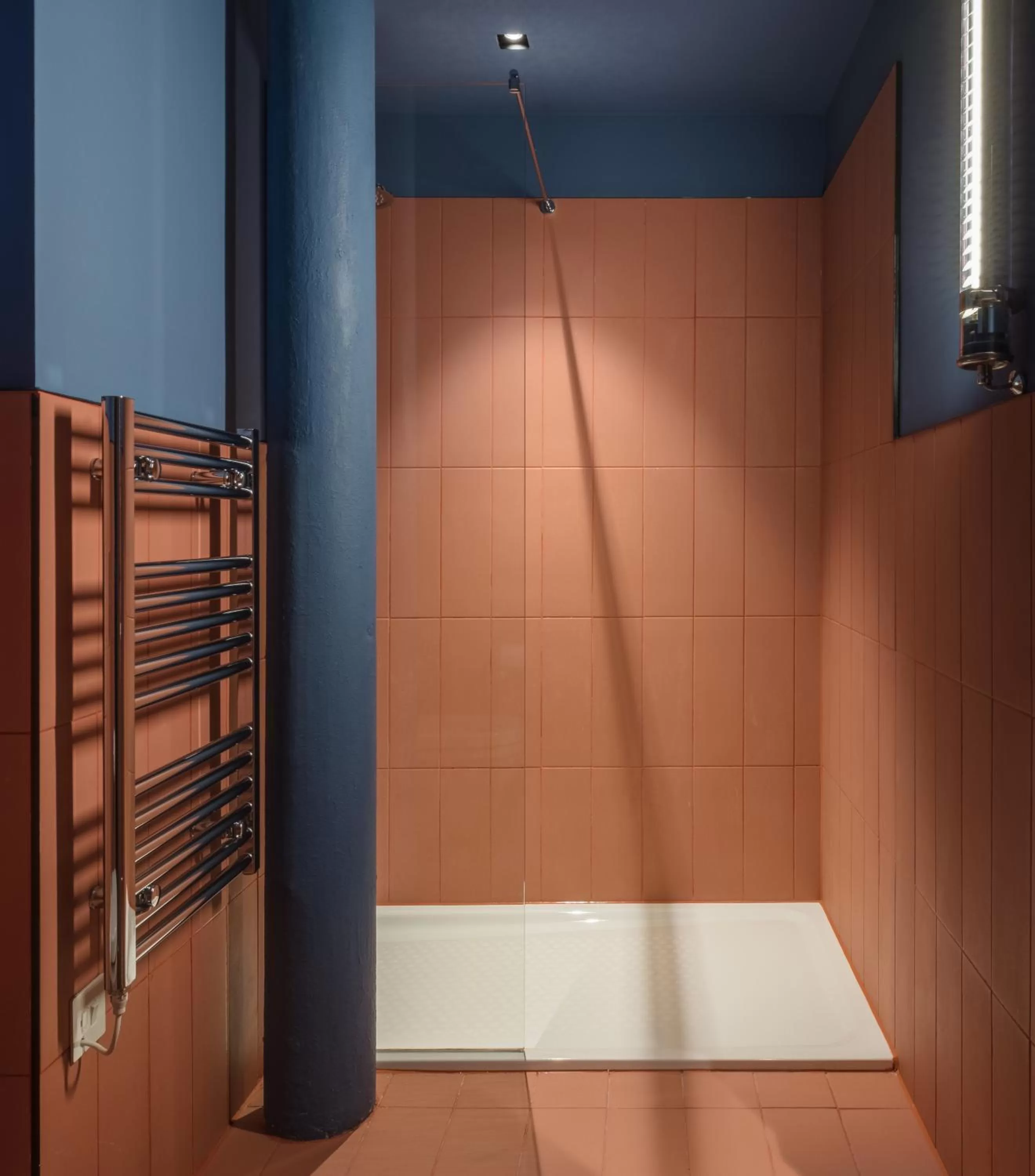 Shower in Whitworth Locke