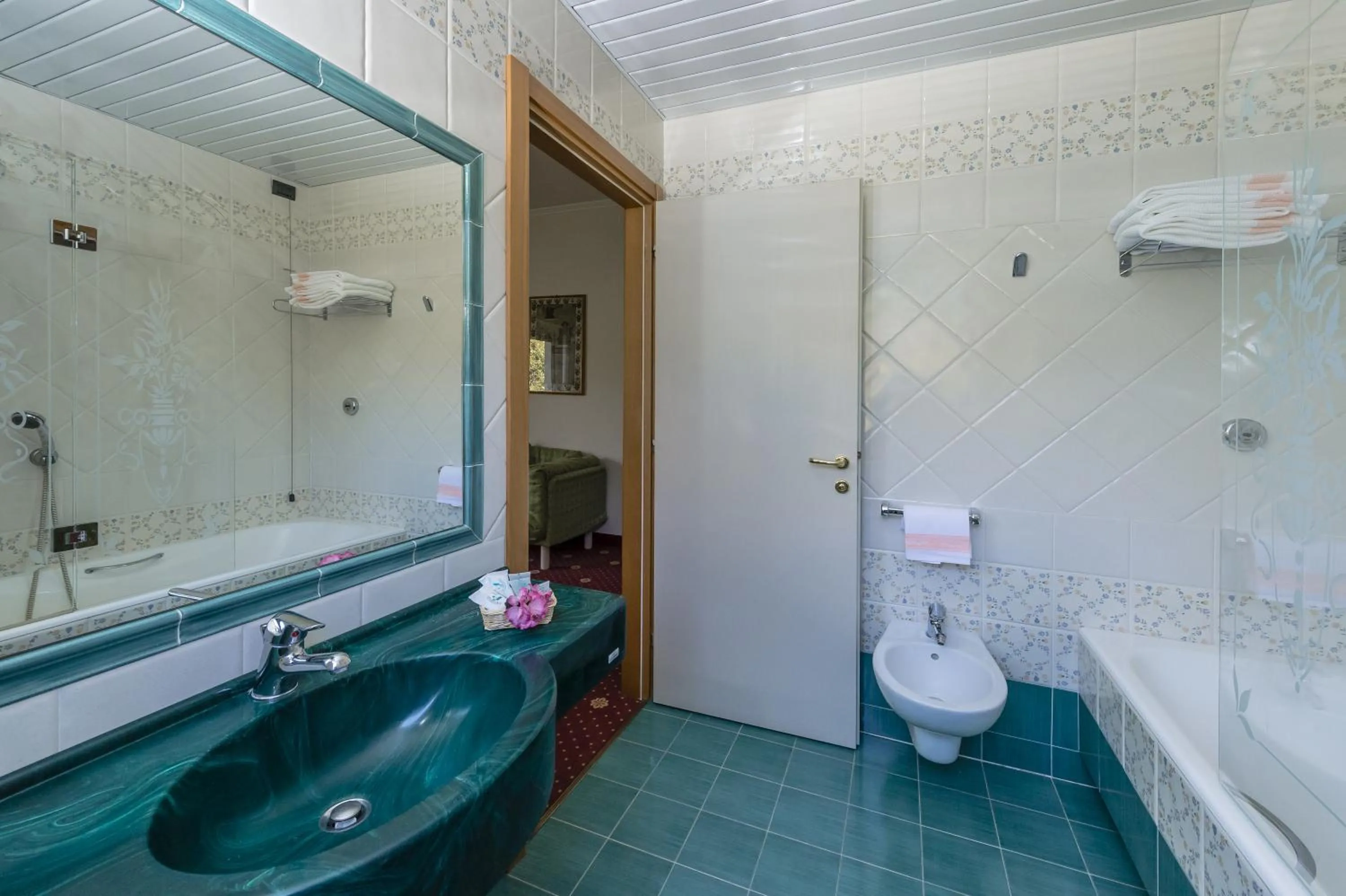 Bathroom in Hotel Lido La Perla Nera