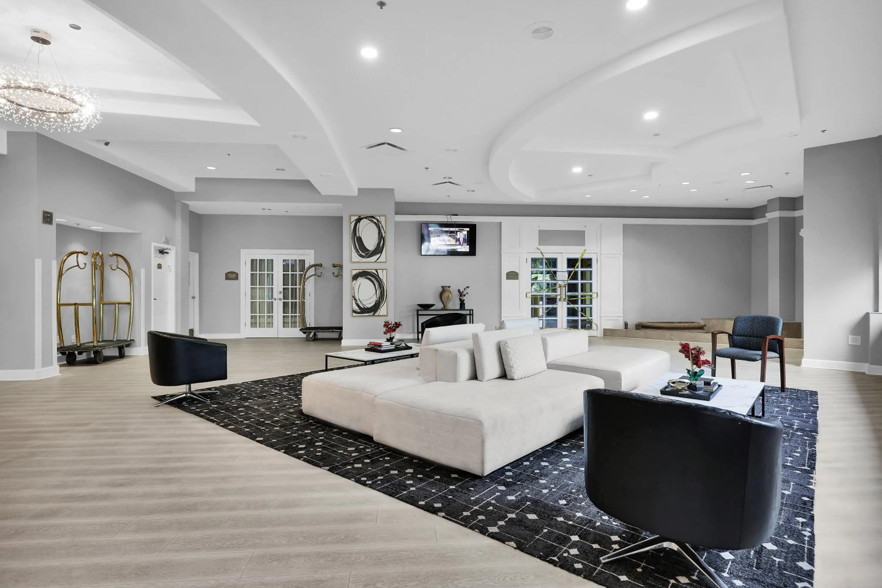 Lobby or reception in Ramada by Wyndham Jacksonville I-95 by Butler Blvd