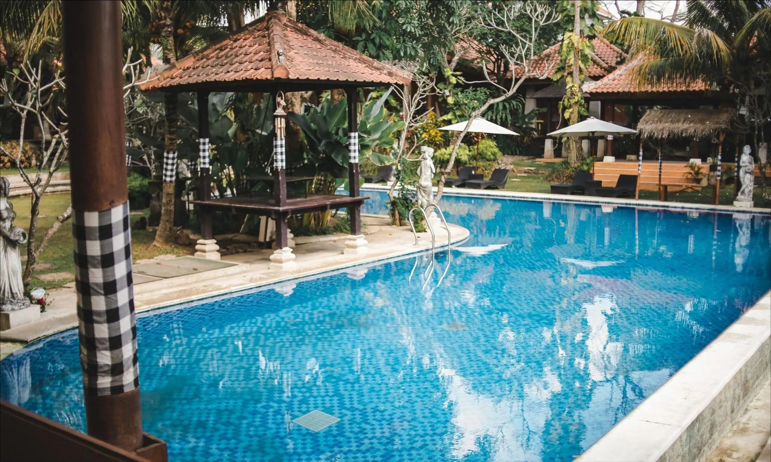 Swimming pool in Ubud Hotel & Cottages