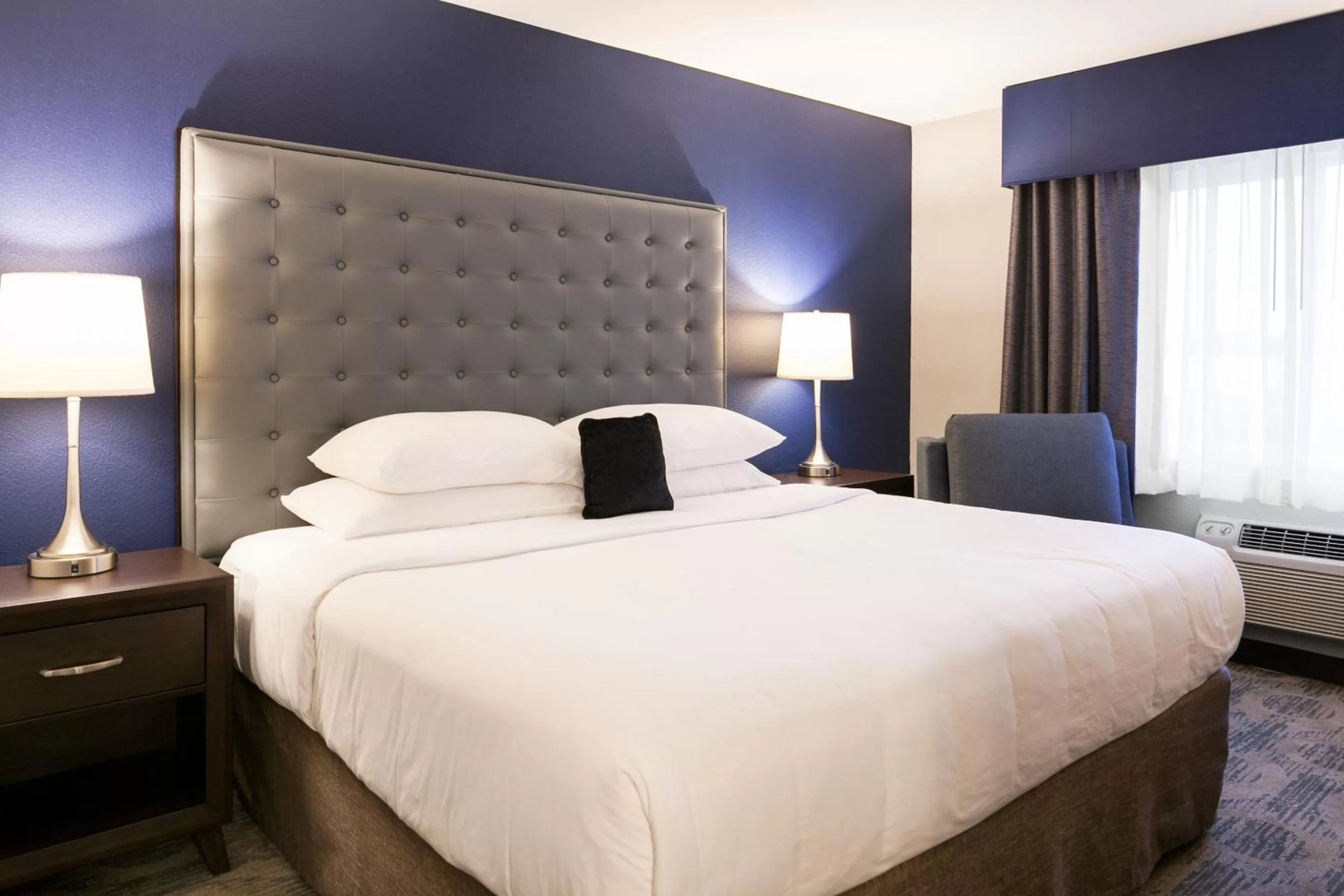 Superior King Room in Red Lion Inn & Suites Auburn/Seattle