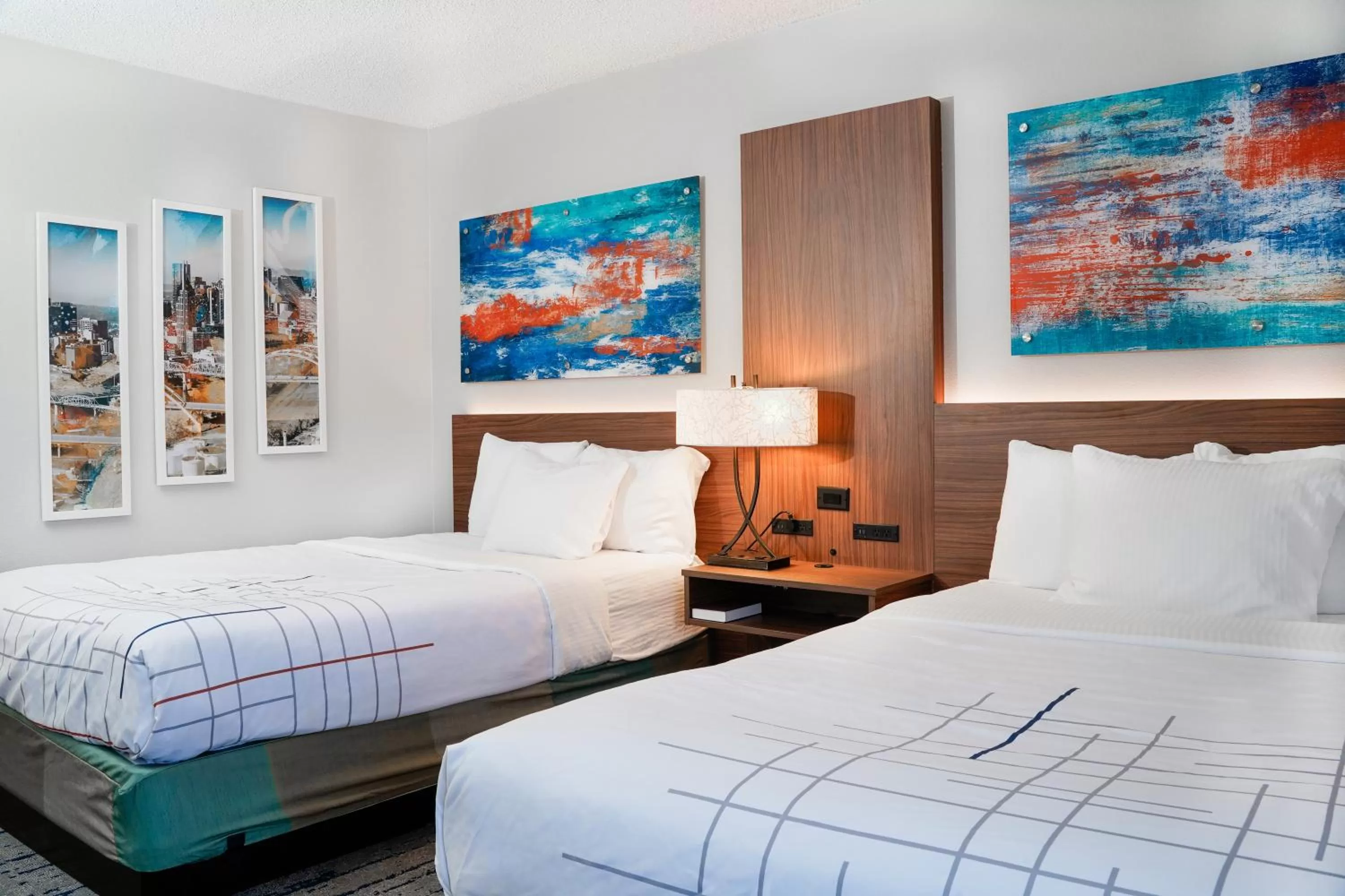 Bed in La Quinta by Wyndham Nashville Airport