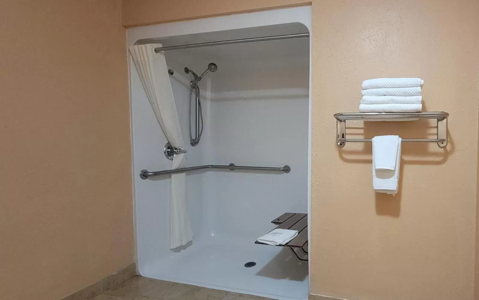 Bathroom in Quality Inn & Suites Mount Pleasant