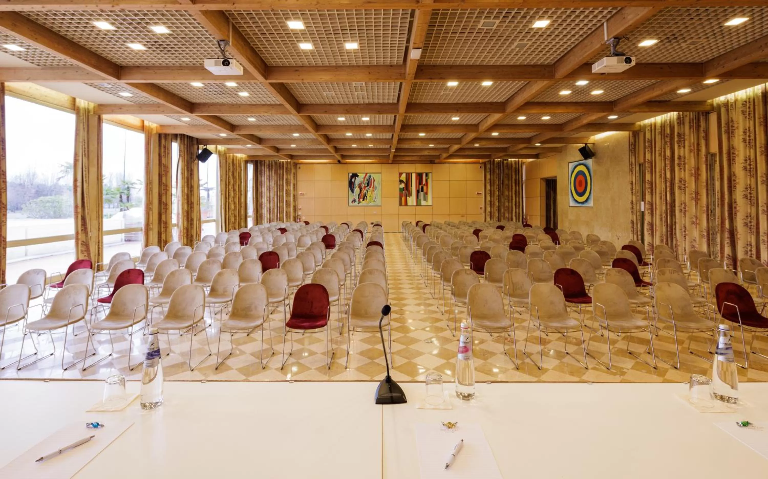 Meeting/conference room in Crowne Plaza Padova by IHG