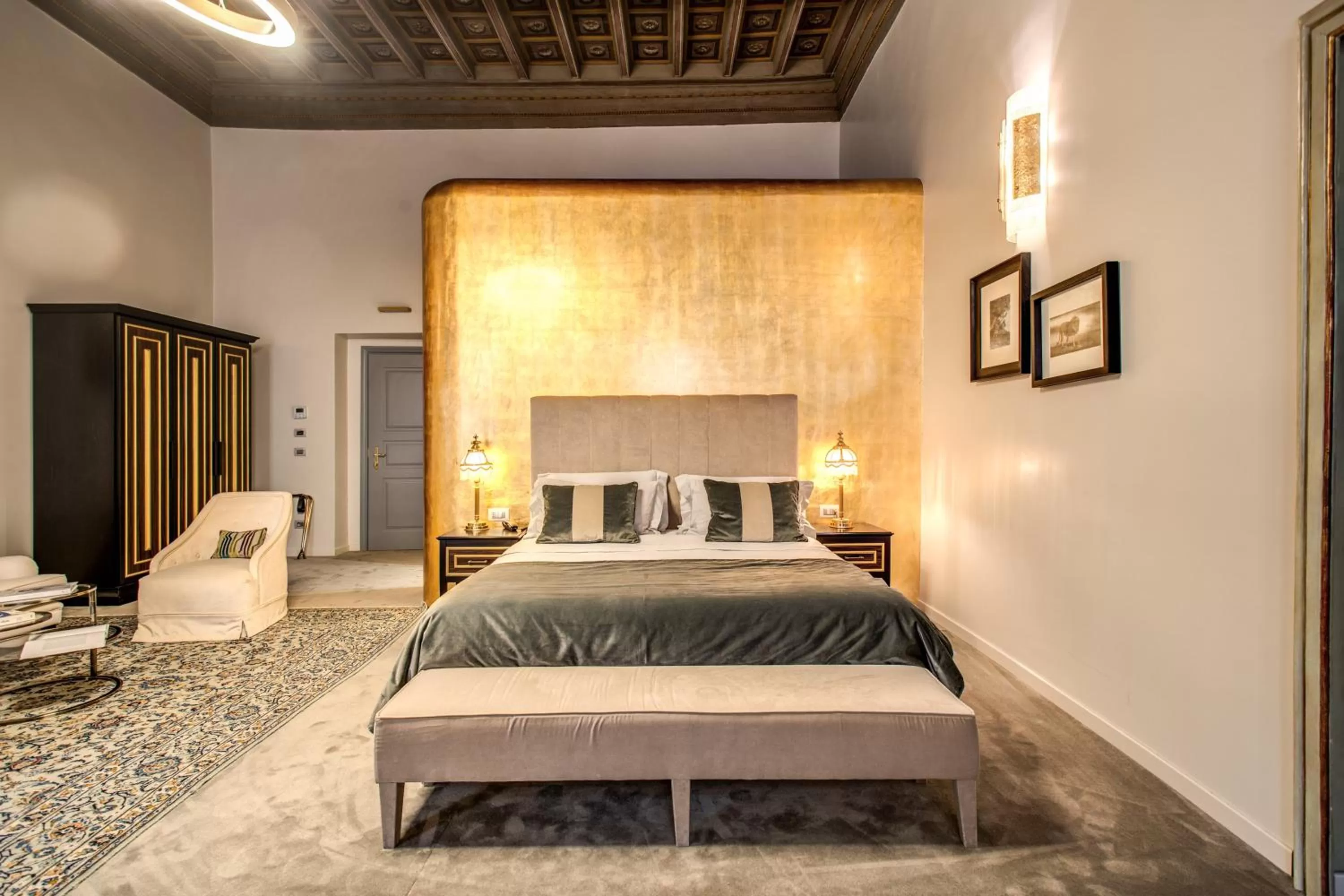 Bed in Martius Private Suites Hotel