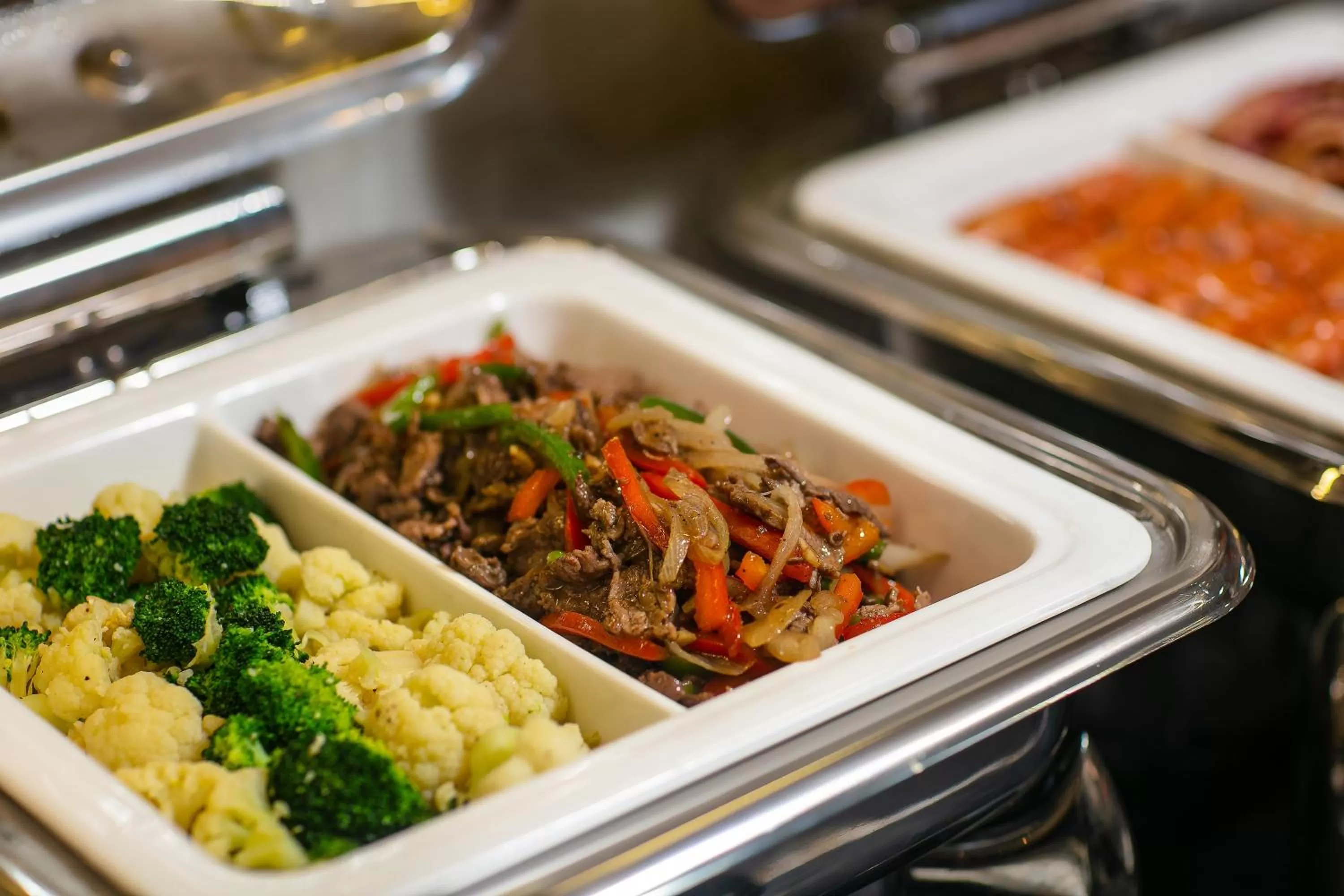 Food and drinks in San Palace Hotel & Rooftop