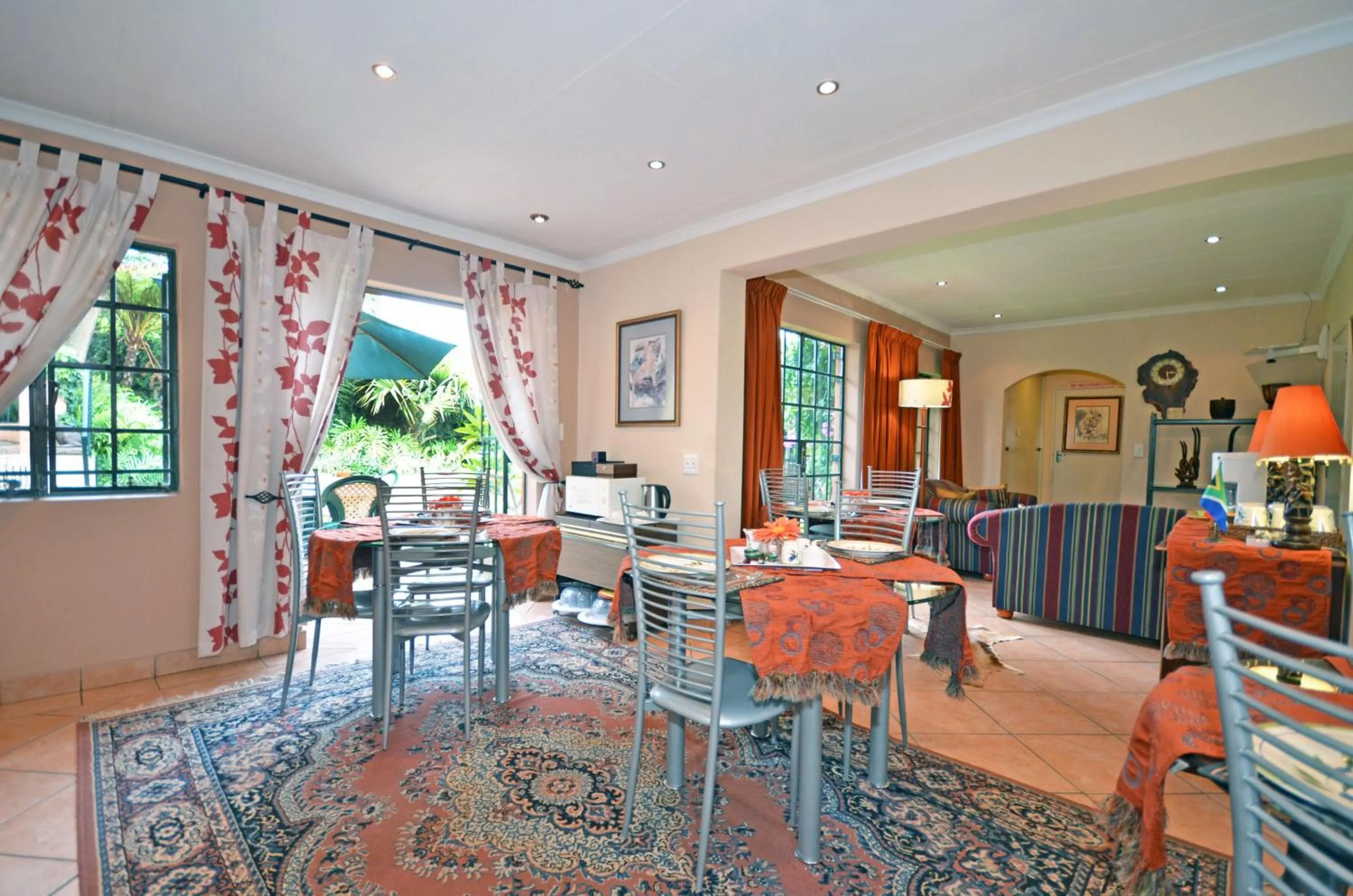 Restaurant/places to eat in Cherry Tree Cottage B&B Linden