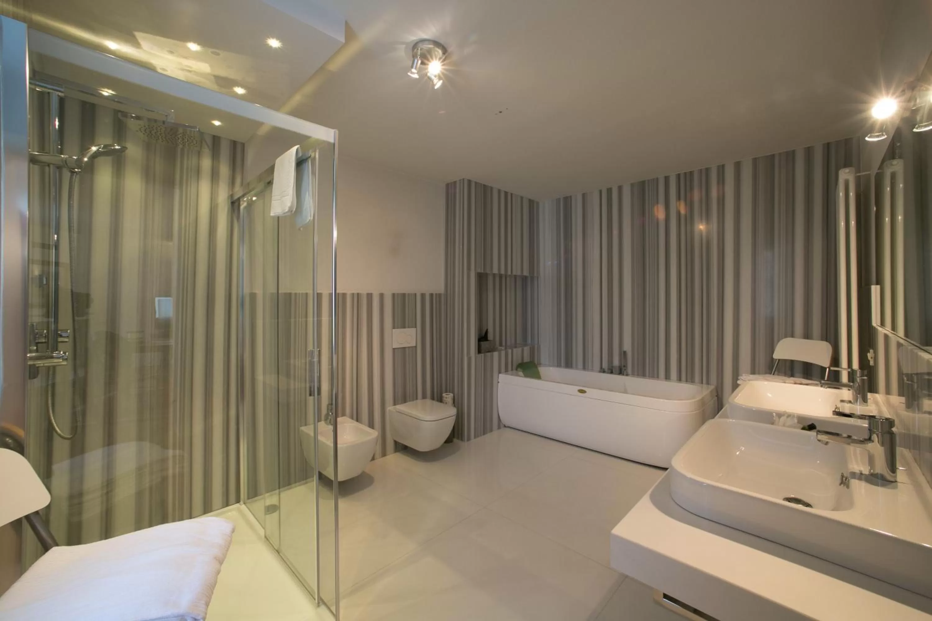 Shower, Bathroom in A Casa di Tom