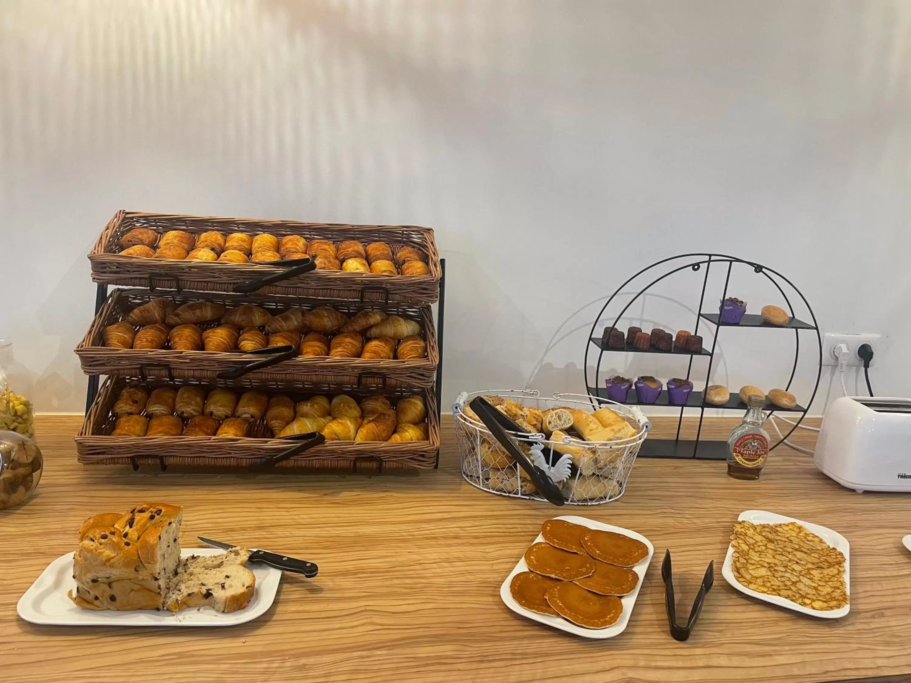 Breakfast in Hôtel Le Cyrano Bergerac