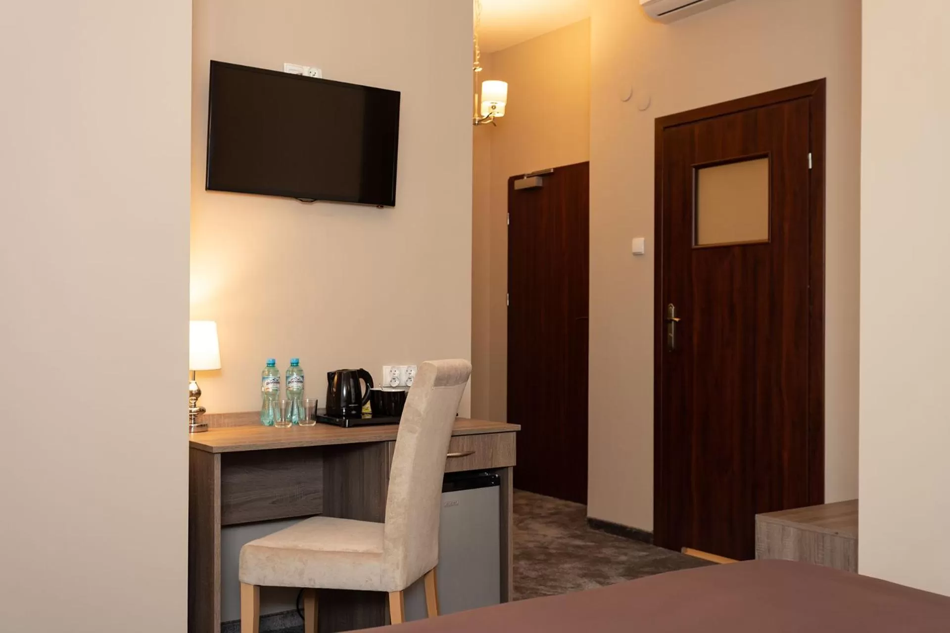 TV and multimedia in Hotel Maximum