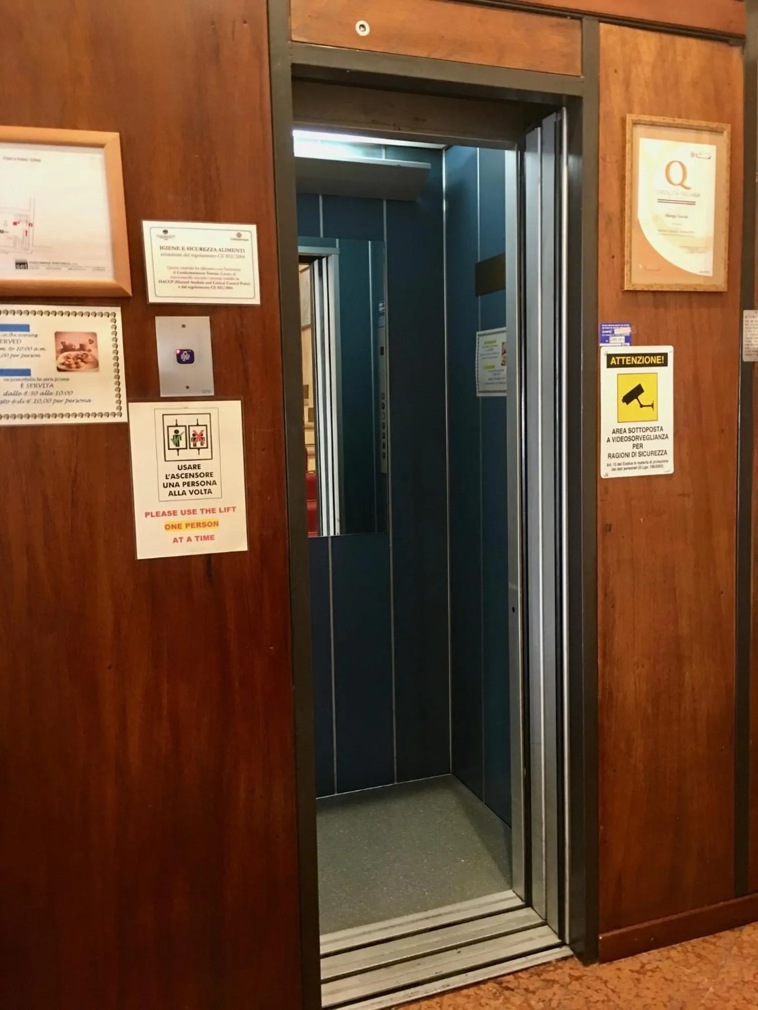 Lobby or reception in Hotel Torcolo "Residenze del Cuore"