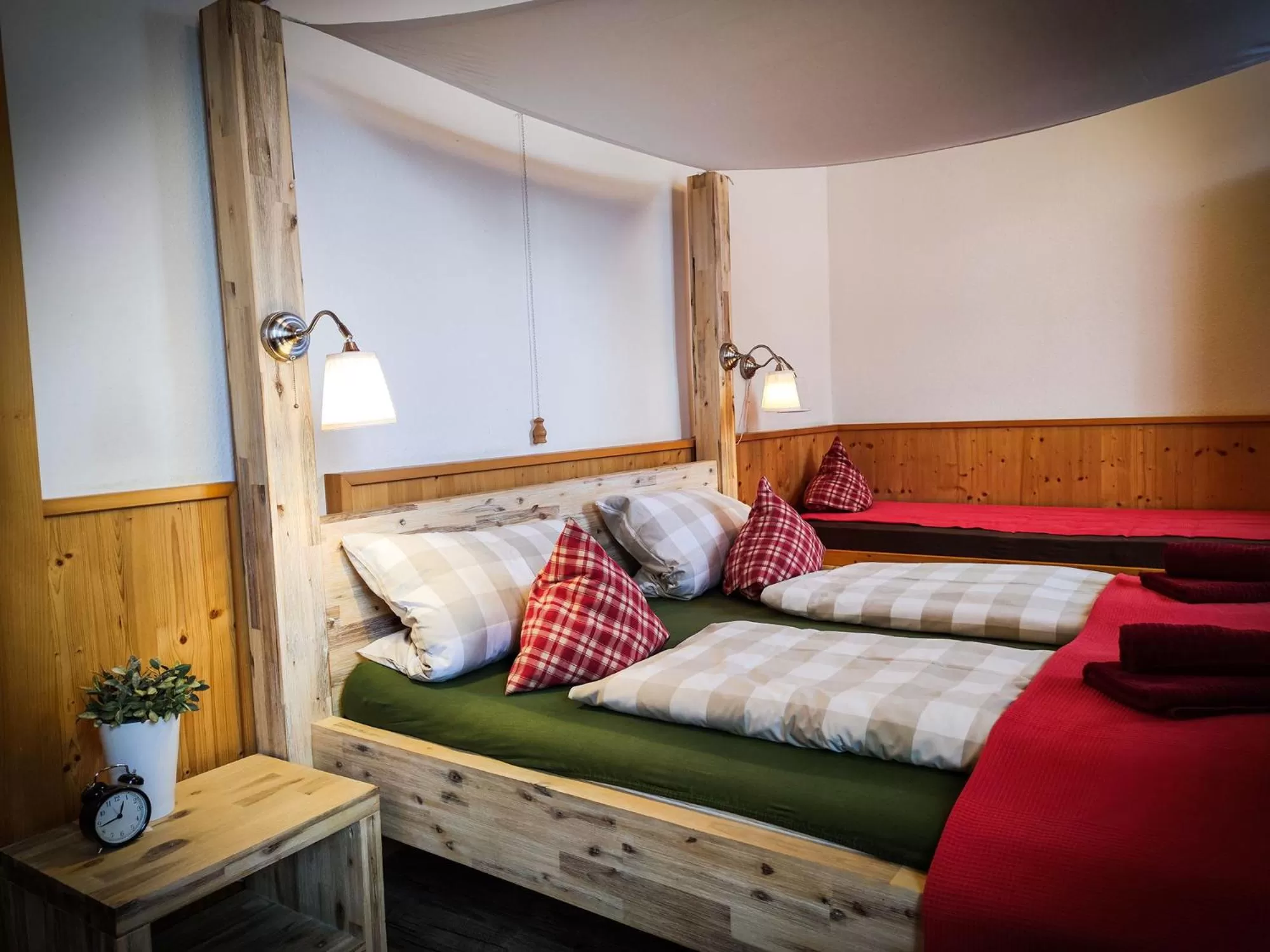 Photo of the whole room, Bed in Hotel Landgasthof Sonne