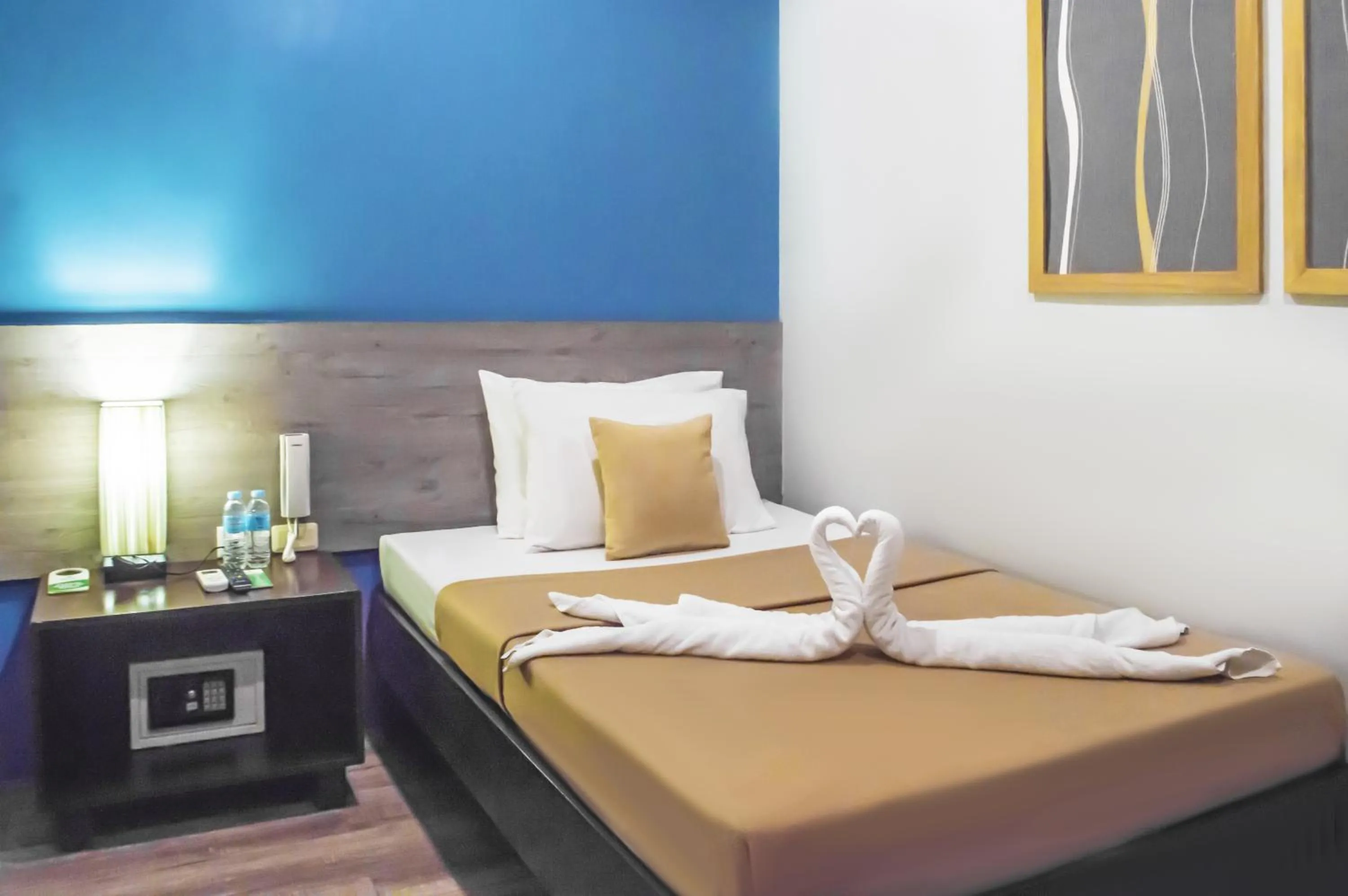 Bed in Sheridan Boutique Hotel